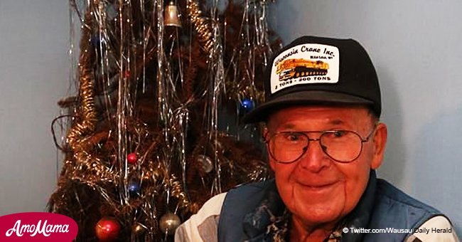 Un homme a juré de ne pas enlever son arbre de Noël tant que ses fils ne seraient pas rentrés à la maison