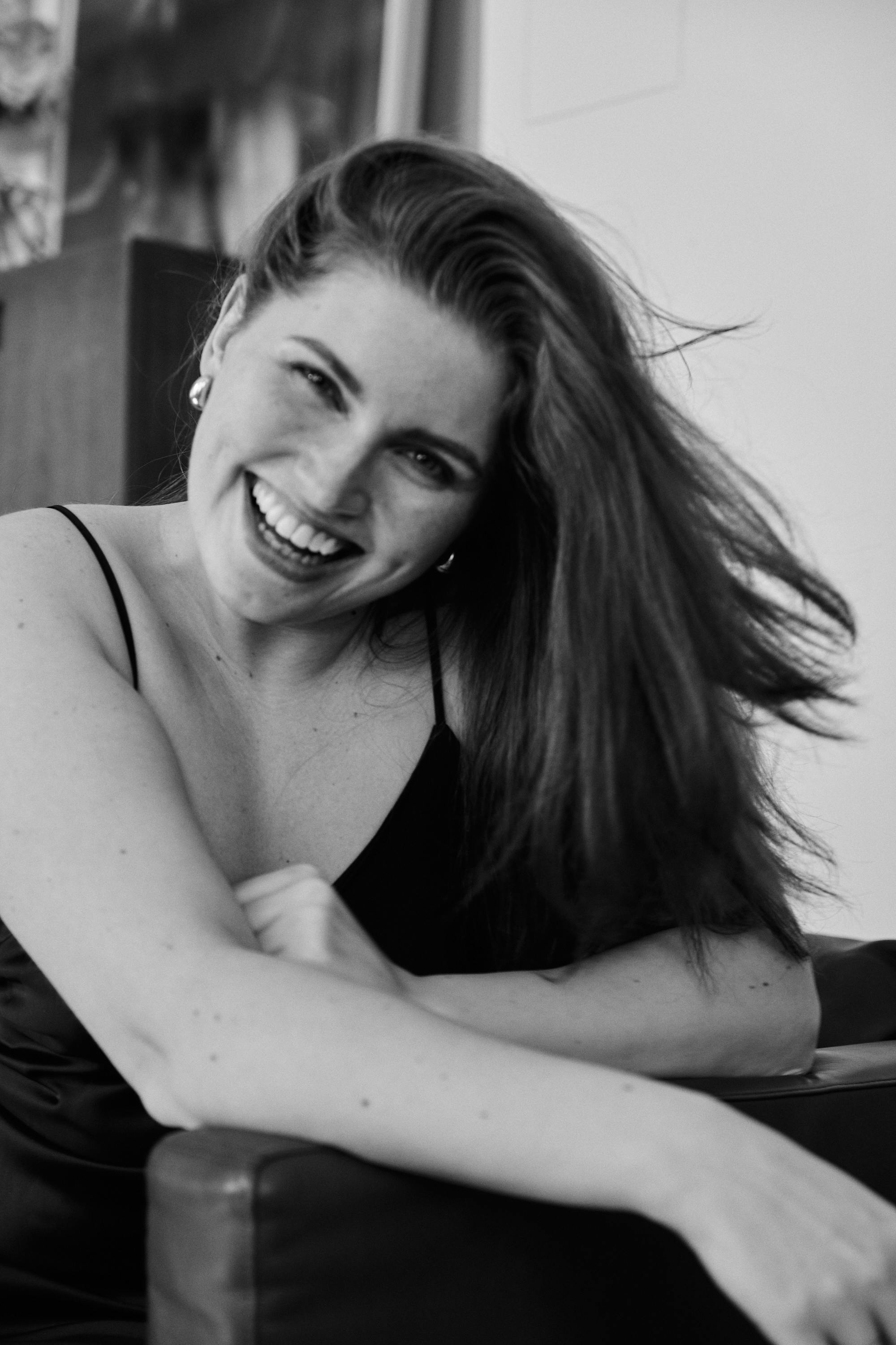 Une femme qui rit | Source : Pexels