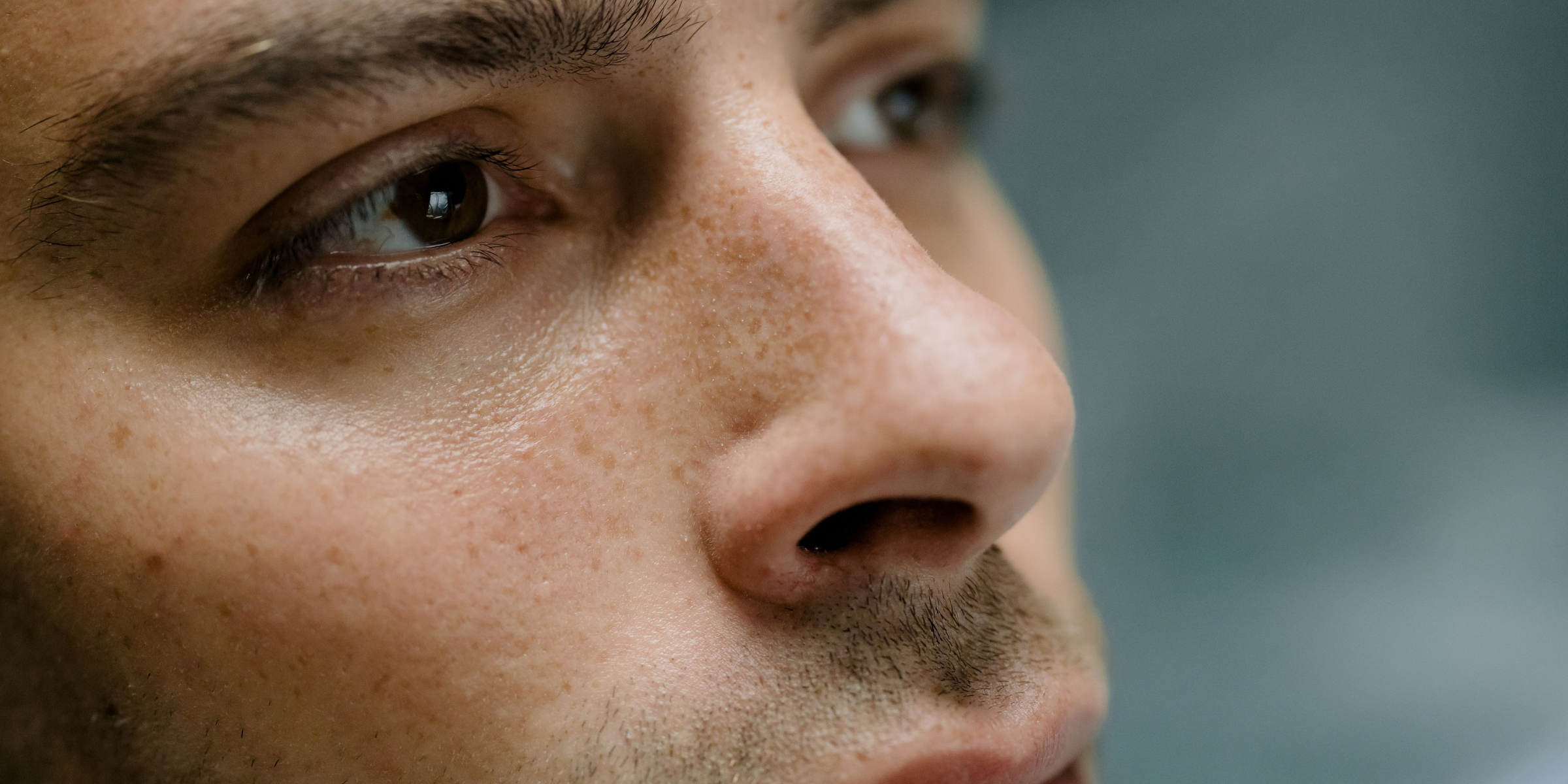 Le nez d'un homme vu de près | Source : Pexels