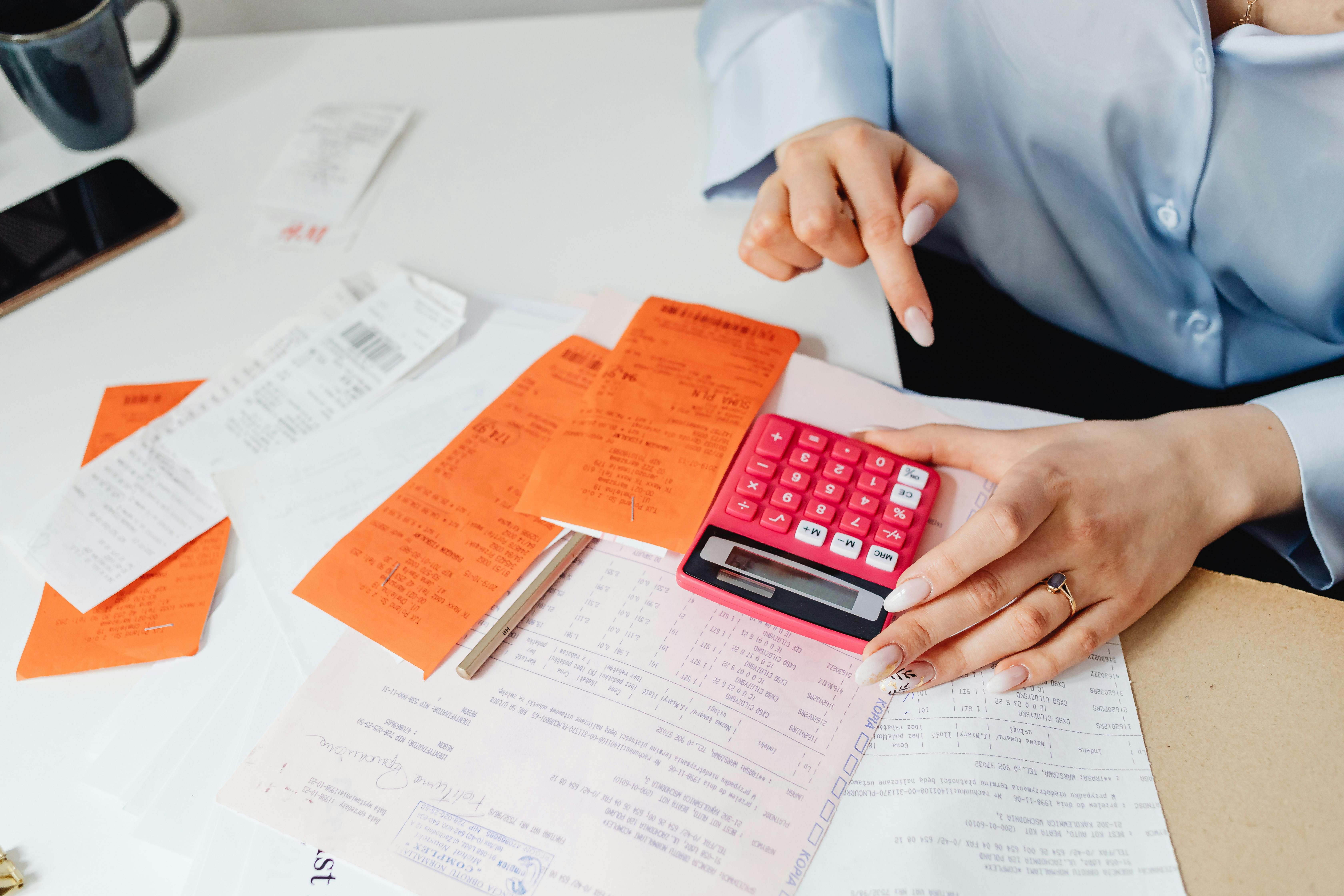 Des reçus sur la table | Source : Pexels