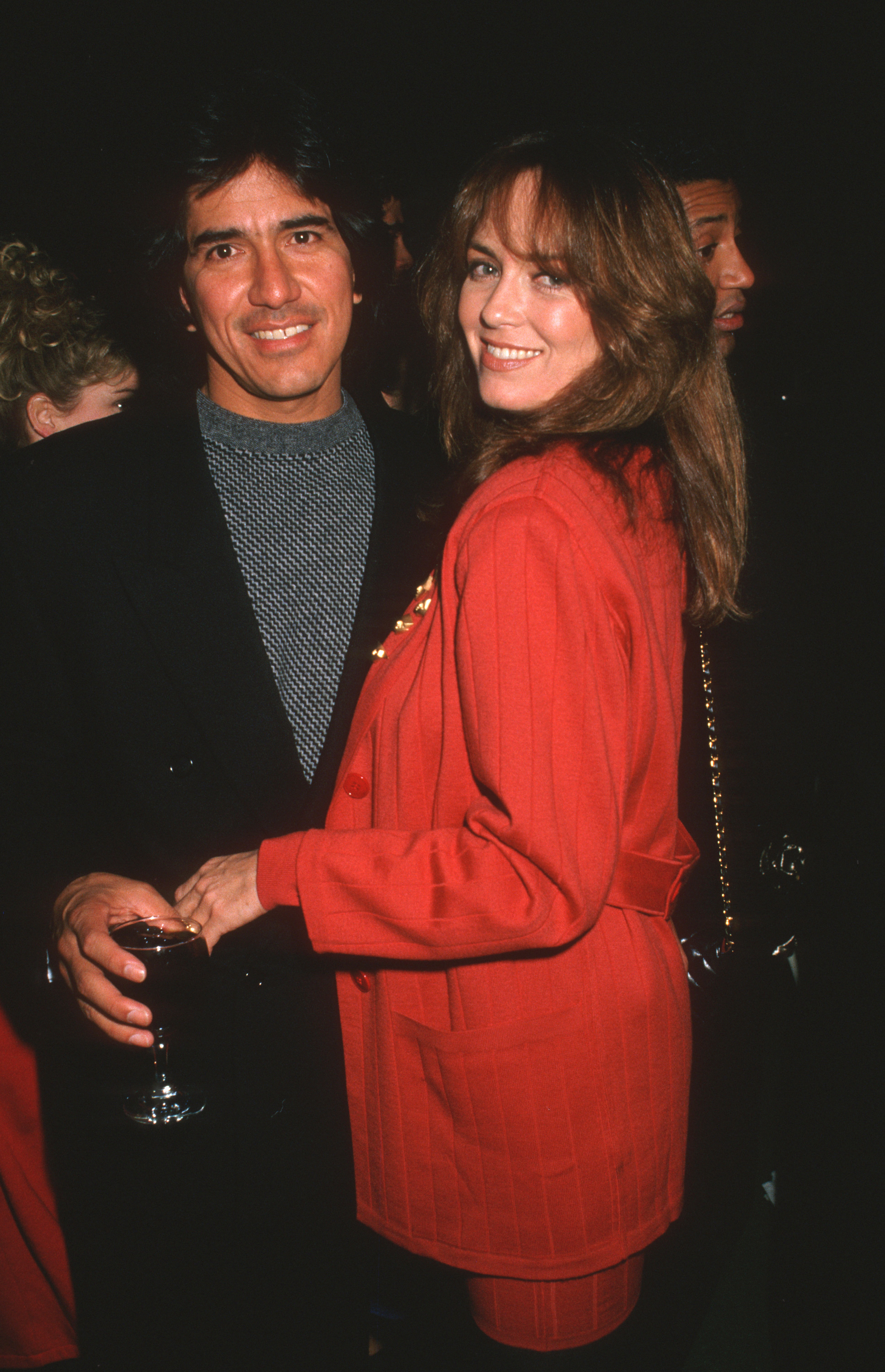 Peter Lopez et l'actrice assistent à la 15e édition des American Music Awards le 25 janvier 1988 | Source : Getty Images