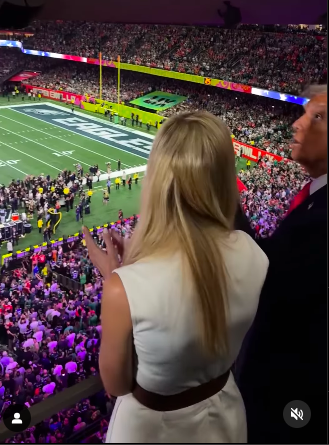 Ivanka Trump et le président Donald Trump applaudissent pendant le Super Bowl de cette année, posté le 10 février 2025. | Source : Instagram/potus