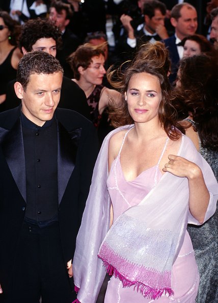 Dany Boon et Judith Godreche assistent au 52e Festival du film de Cannes. |Photo : Getty Images