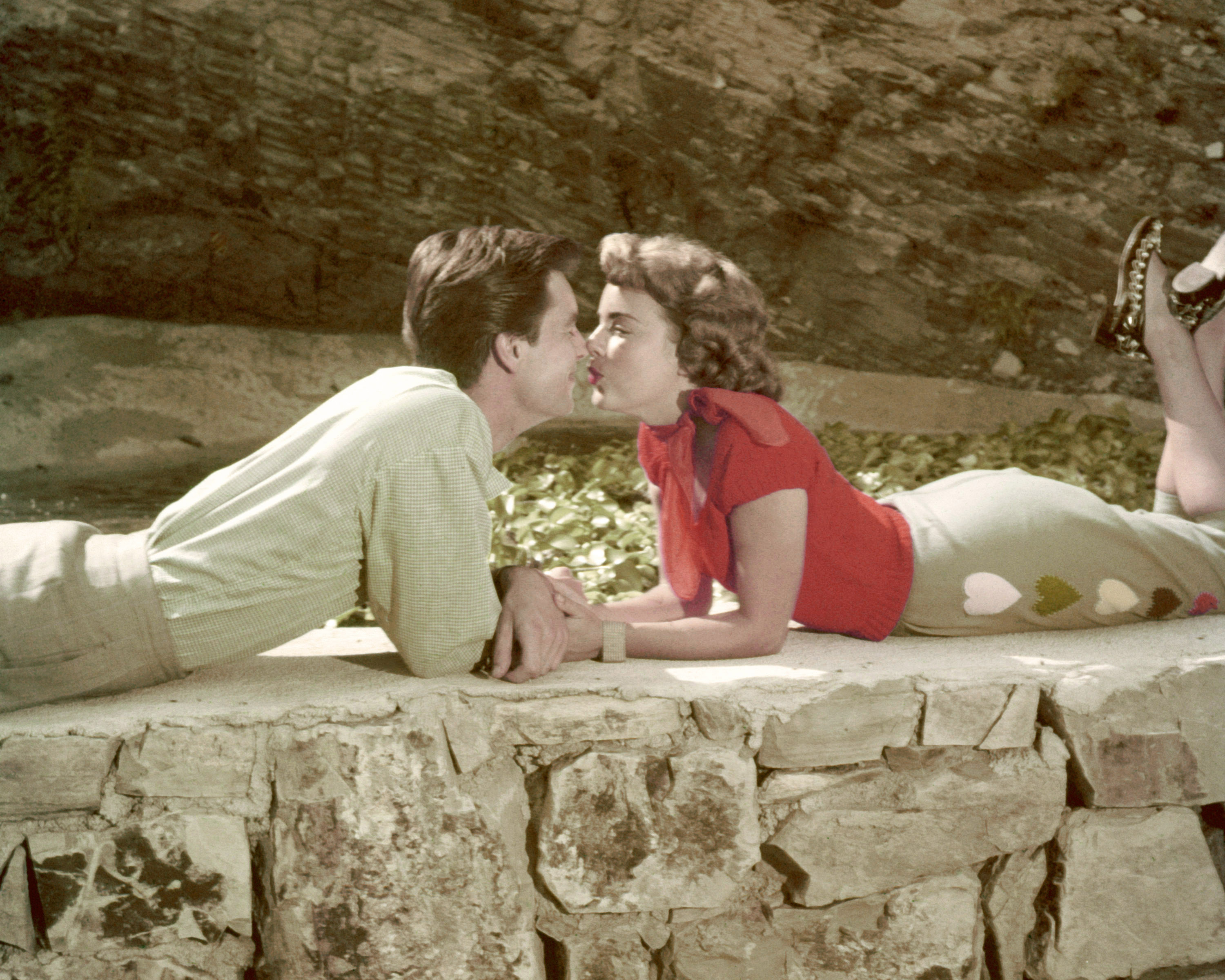 Robert Wagner et Natalie Wood photographiés en 1960 | Source : Getty Images