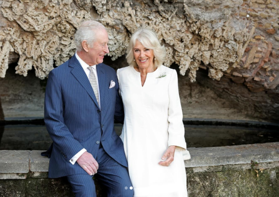 Le roi Charles III et la reine Camilla célébrant leur anniversaire de mariage avec un photoshoot lors de leur visite d'État de trois jours en Italie, posté le 7 avril 2025 | Source : Instagram/theroyalfamily