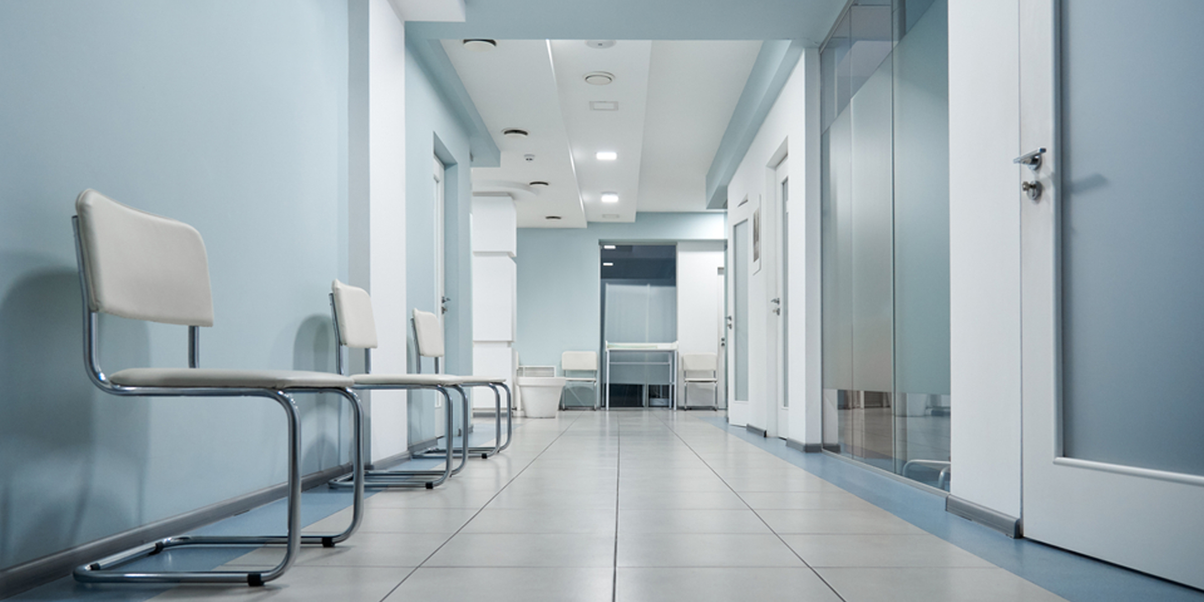 Un hall d'entrée d'hôpital | Source : Shutterstock