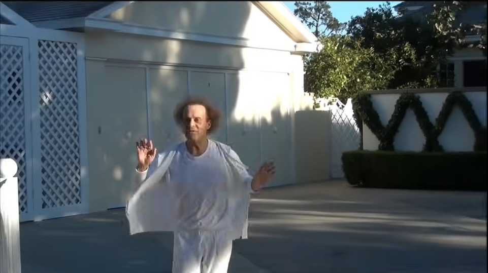 La maison de Richard Simmons à Los Angeles, datée du 12 novembre 2012 | Source : YouTube/@Zachandfriends08