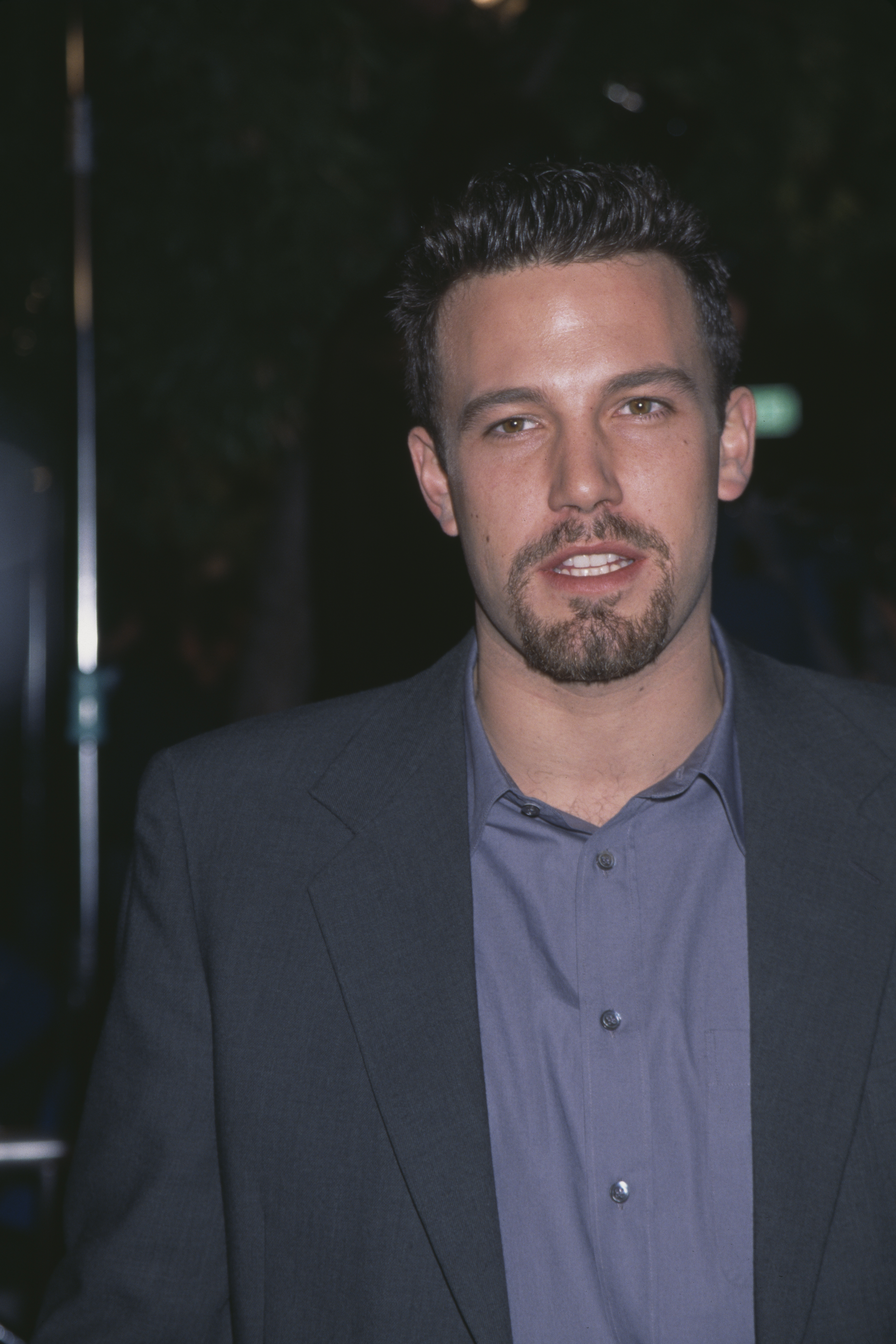 Ben Affleck à la première de "Shakespeare in Love" qui s'est tenue à l'Academy Theatre de Beverly Hills, Californie, le 8 décembre 1998 | Source : Getty Images