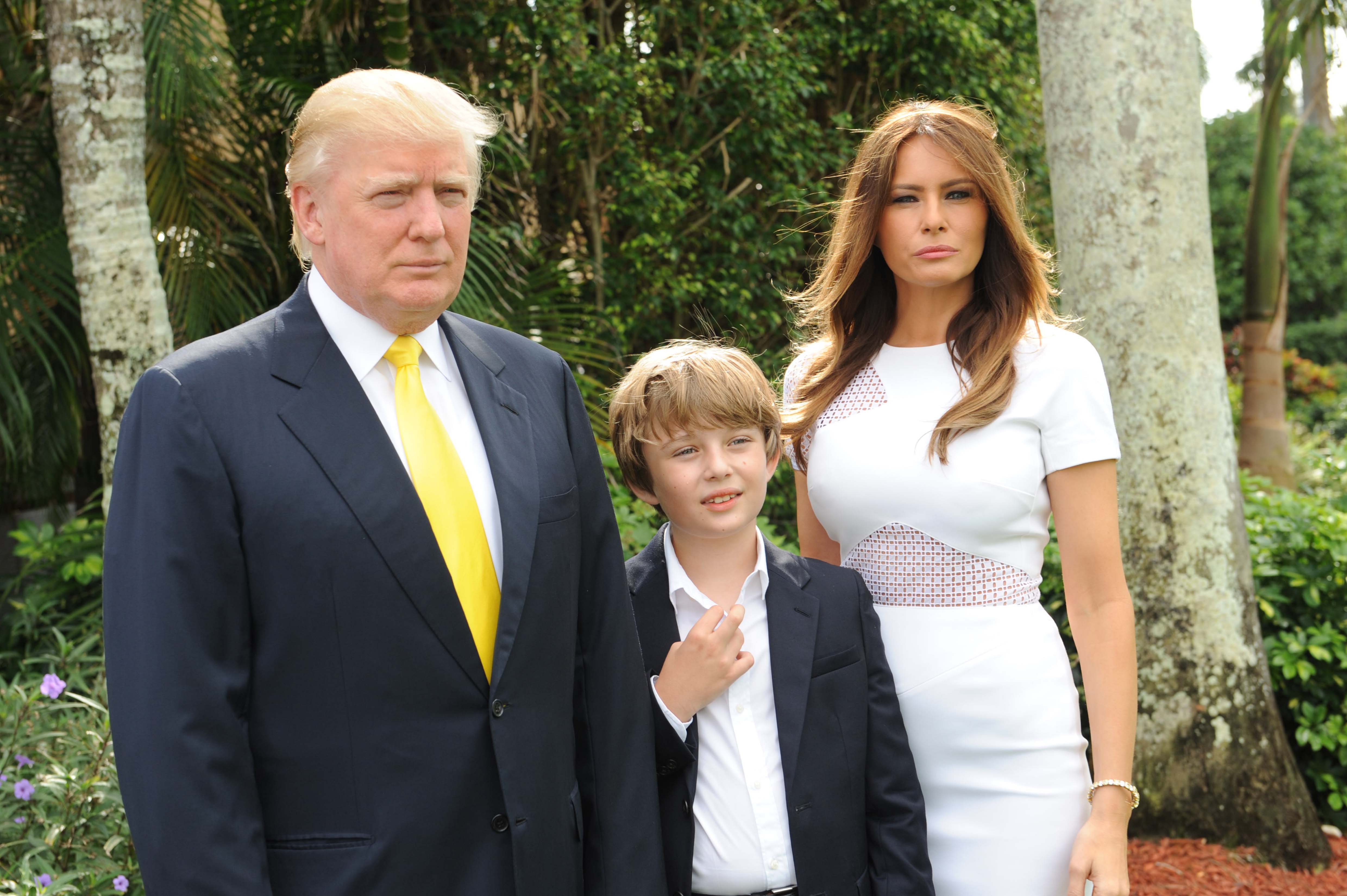 Donald, Melania et Barron Trump lors du Grand Prix Trump Invitational de 125 000 dollars, présenté par Rolex, à Mar-a-Lago, Palm Beach, le 5 janvier 2014. | Source : Getty Images