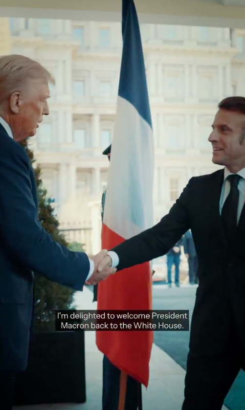 Donald Trump saluant Emmanuel Macron à l'extérieur de la Maison Blanche, posté le 25 février 2025. | Source : X/@POTUS