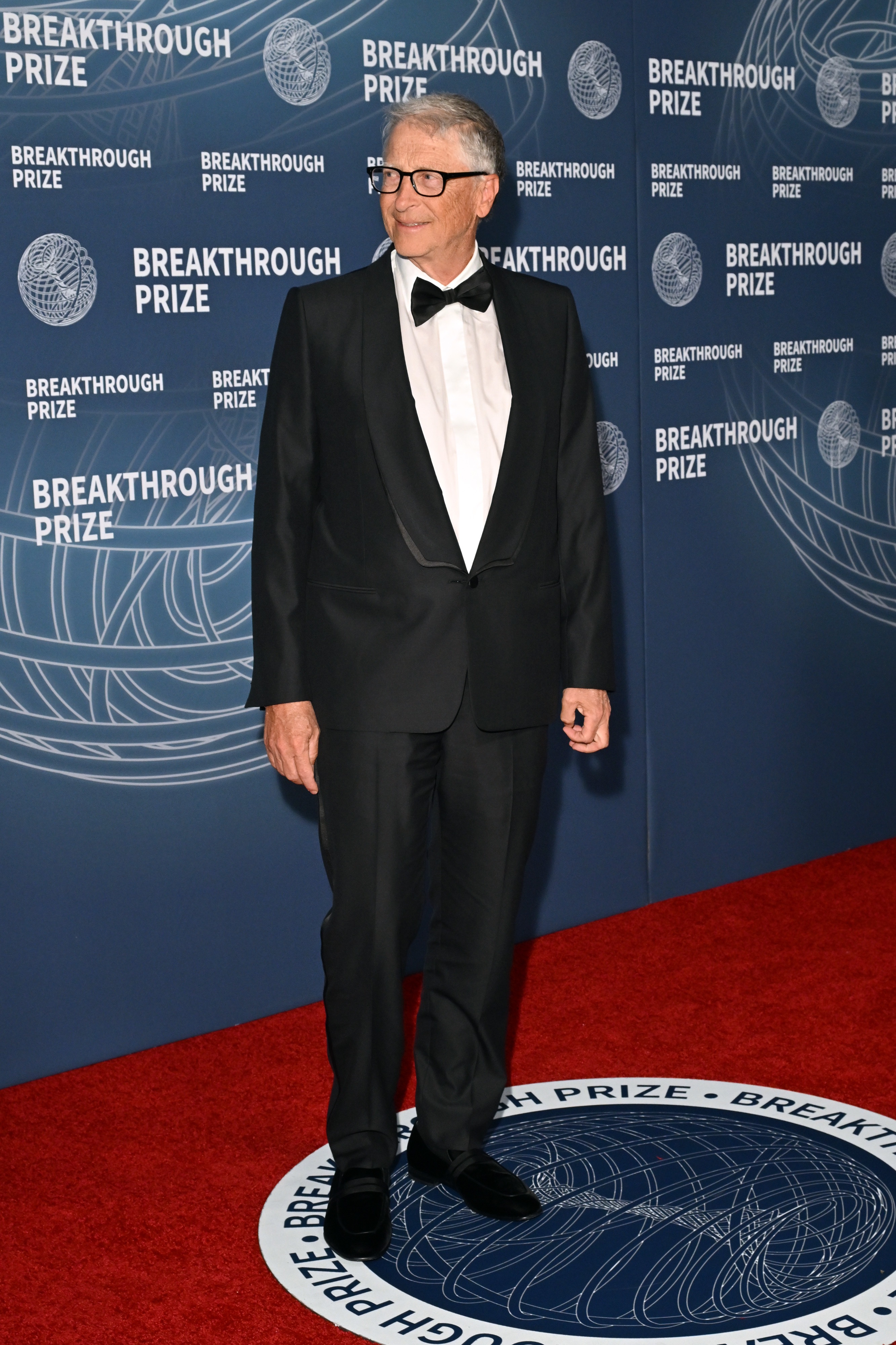 Bill Gates assiste à la 11e cérémonie des Breakthrough Prize au Barker Hangar, le 5 avril 2025, à Santa Monica, en Californie | Source : Getty Images