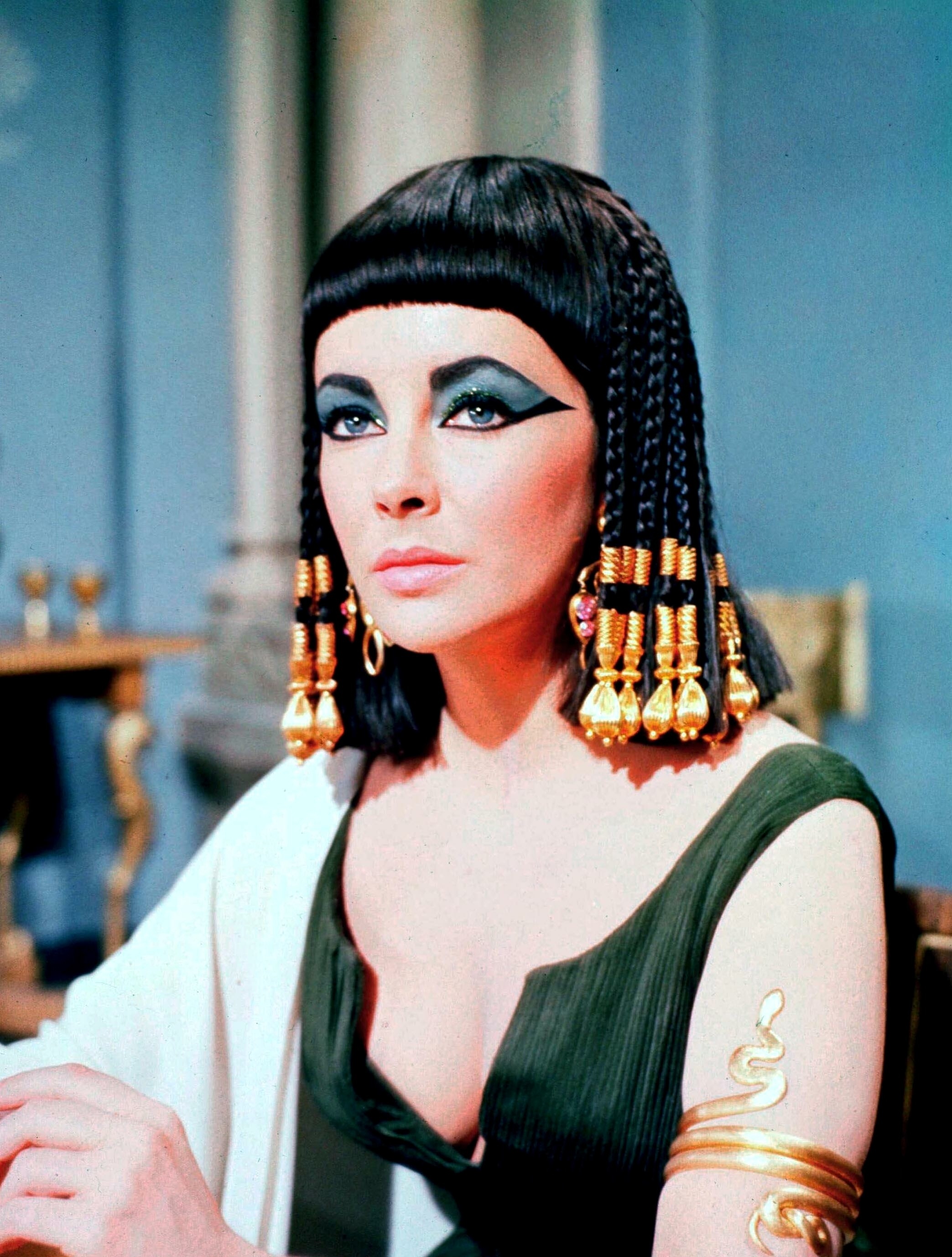 Elizabeth Taylor dans le rôle de Cléopâtre dans le film "Cléopâtre" le 1er janvier 1963 | Source : Getty Images