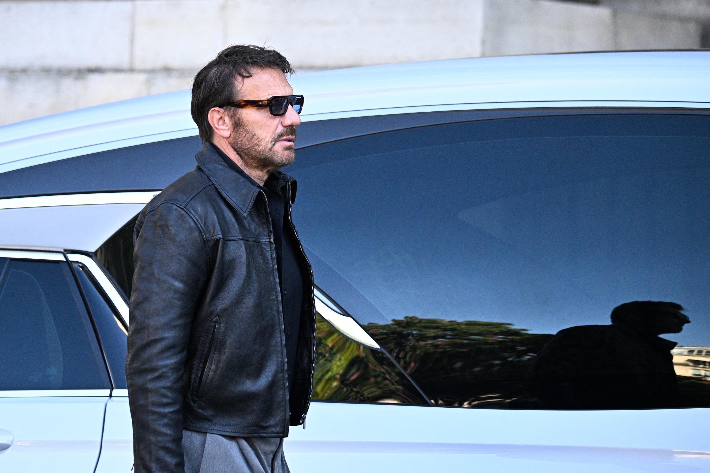 L'acteur français Samuel Le Bihan arrive pour assister aux funérailles de l'actrice française Nathalie Baye à l'église Saint-Sulpice à Paris, le 24 avril 2026. La star de cinéma française Nathalie Baye est décédée à Paris le 17 avril 2026, à l'âge de 77 ans I Source : Getty Images