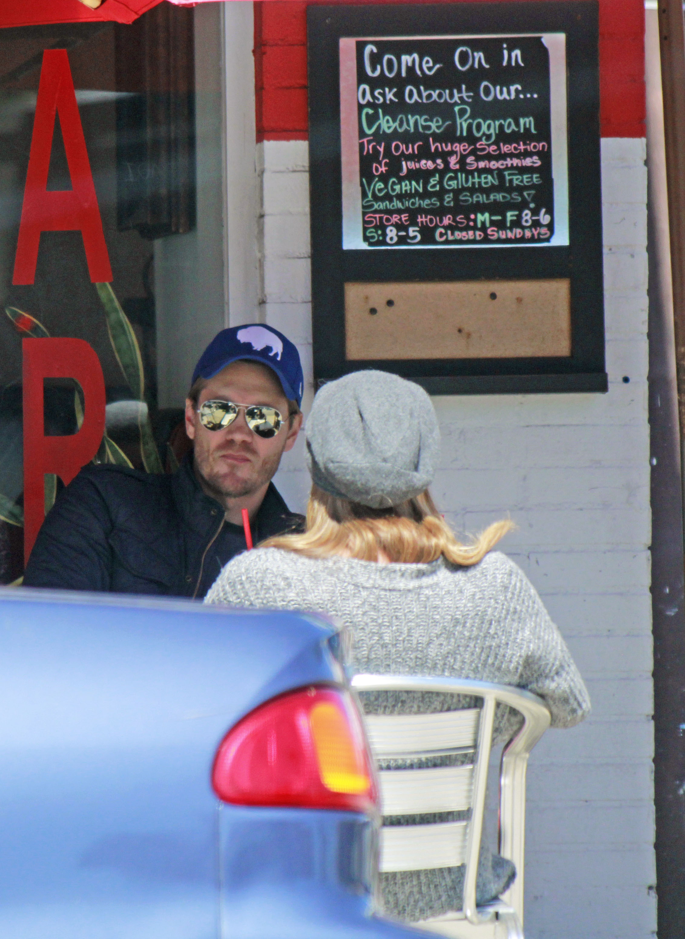 Chad Michael Murray et Sarah Roemer vus en train de déjeuner à Studio City le 3 mars 2015, à Los Angeles, Californie | Source : Getty Images