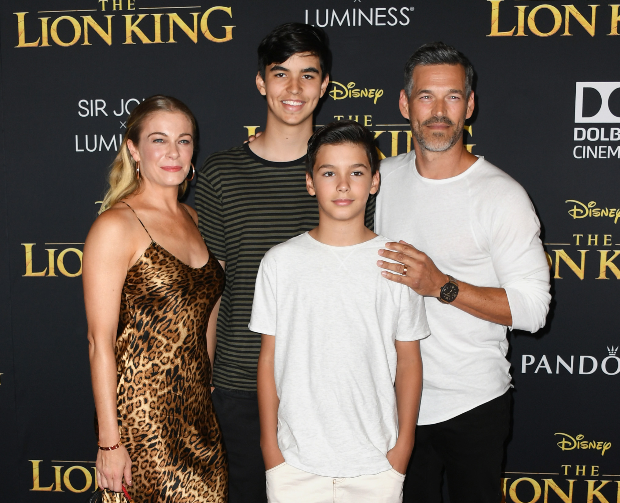 Le heartthrob des années 90 avec ses fils et sa femme LeAnn Rimes lors de la première du "Roi Lion" le 9 juillet 2019 à Hollywood, en Californie. | Source : Getty Images