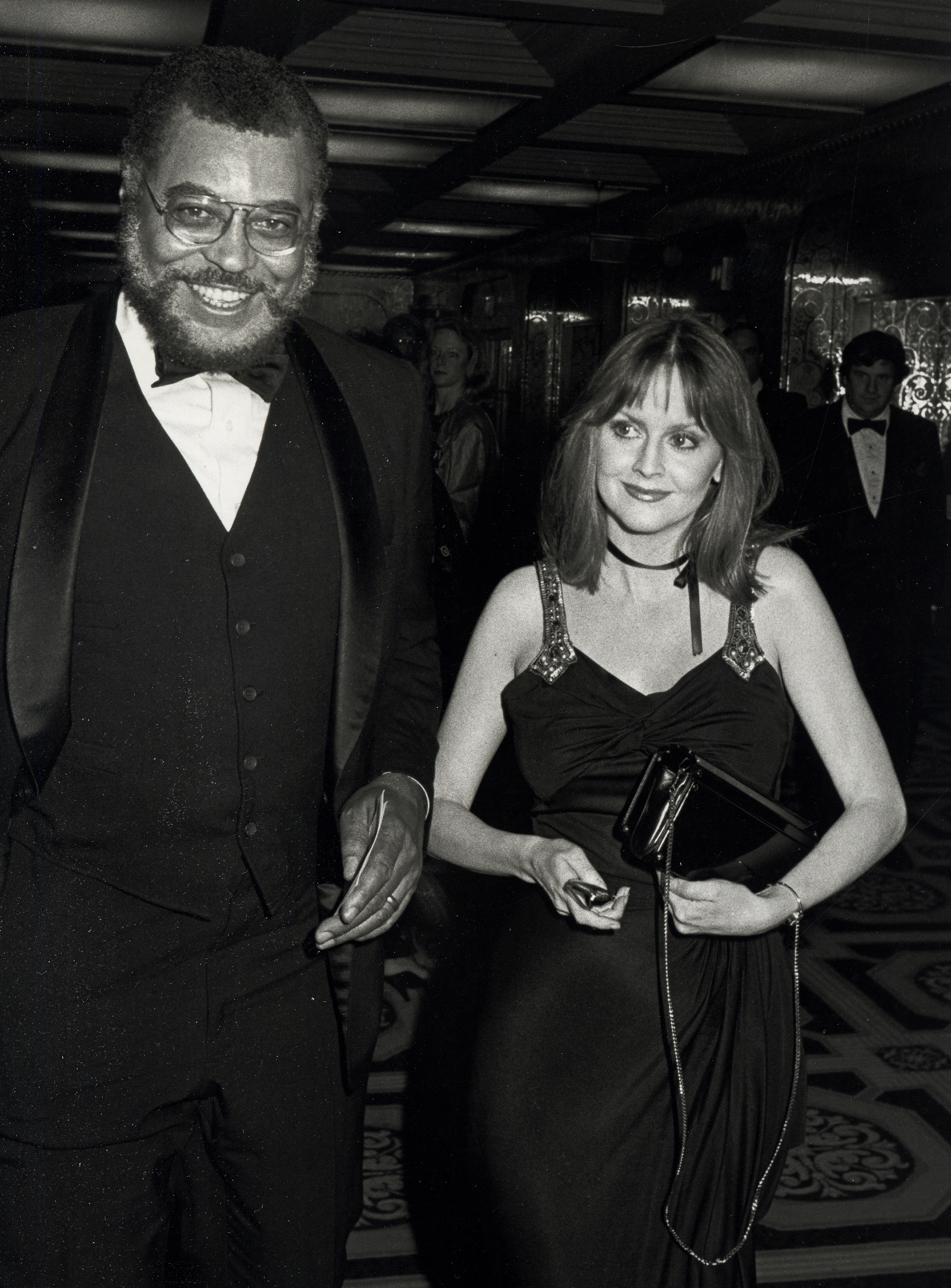 James Earl Jones et Cecilia Hart lors de la 36e soirée après les Tony Awards, le 6 juin 1982, à New York. | Source : Getty Images