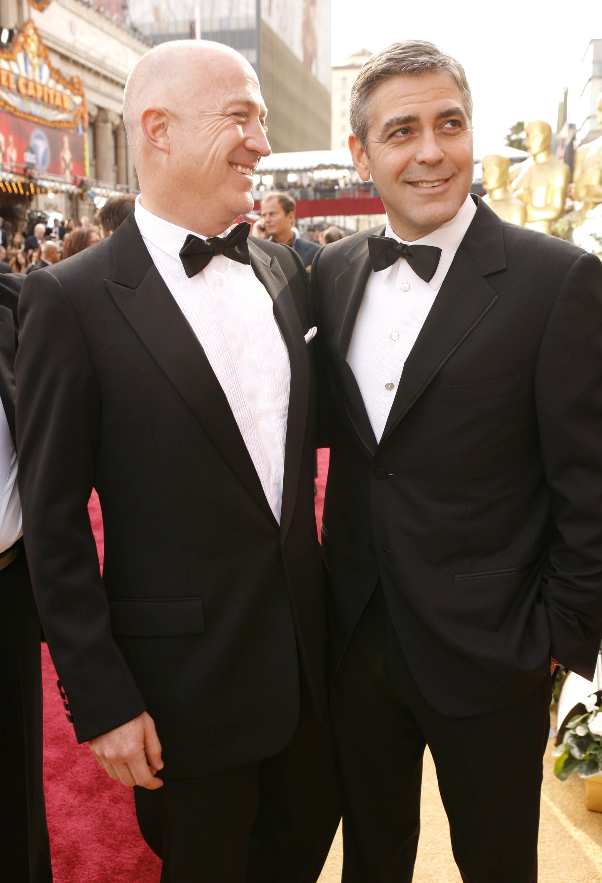 Bryan Lourd et George Clooney assistent à la 78e cérémonie annuelle des Oscars | Source : Getty Images