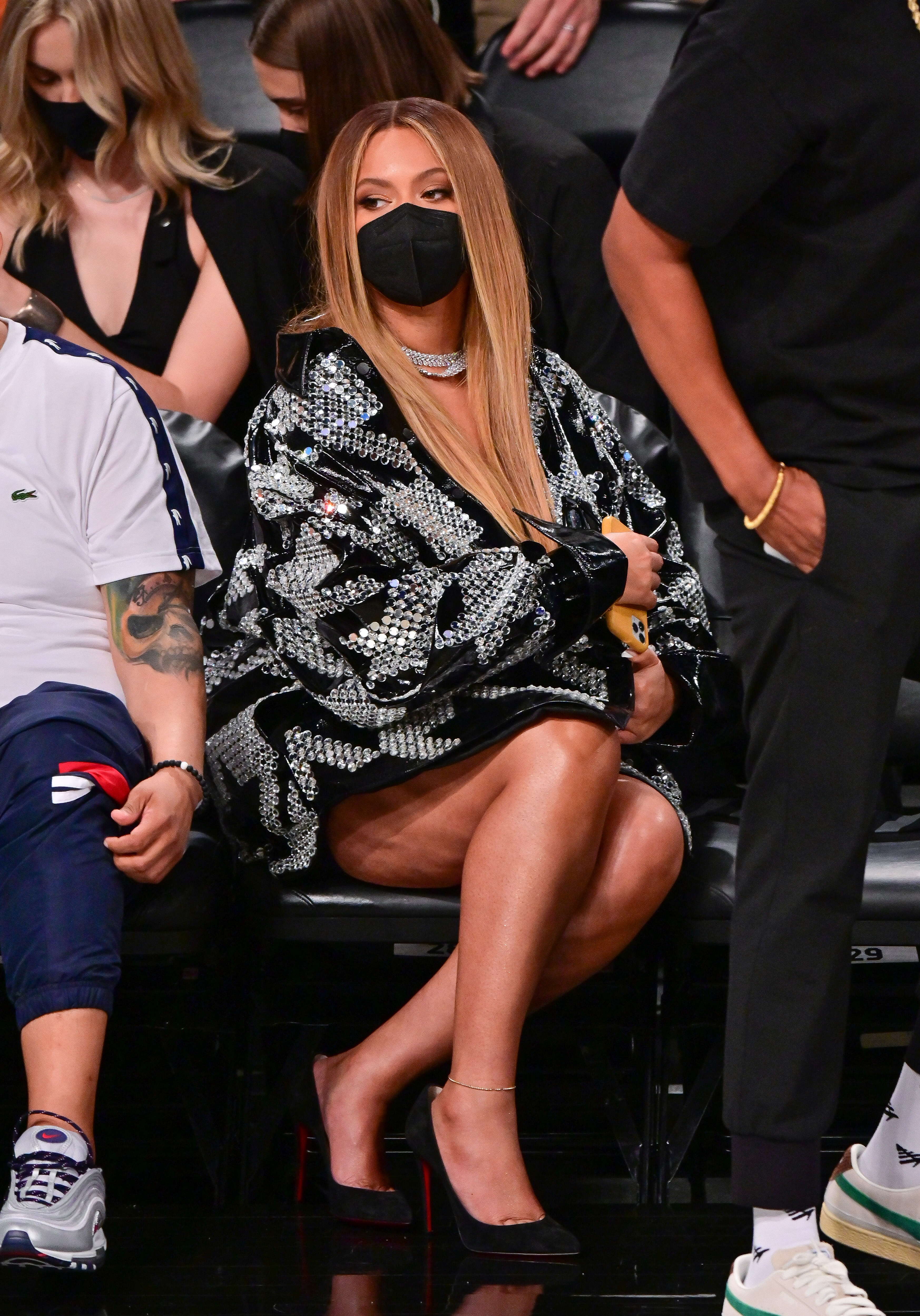 Beyoncé assiste au match Brooklyn Nets contre Milwaukee Bucks au Barclays Center de Brooklyn, le 5 juin 2021, à New York | Source : Getty Images