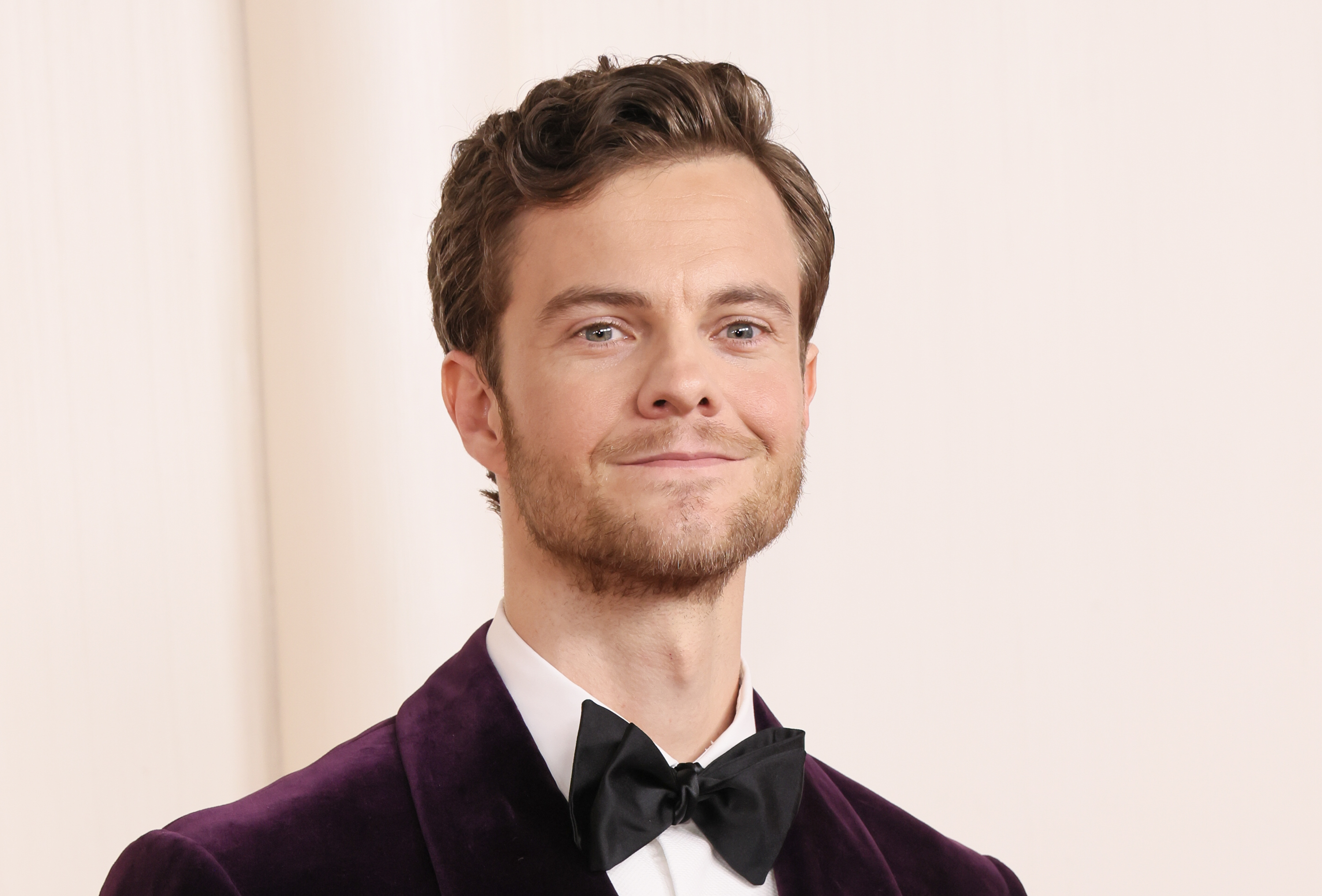 Jack Quaid assiste à la 96e cérémonie annuelle des Oscars, le 10 mars 2024, à Hollywood, en Californie. | Source : Getty Images