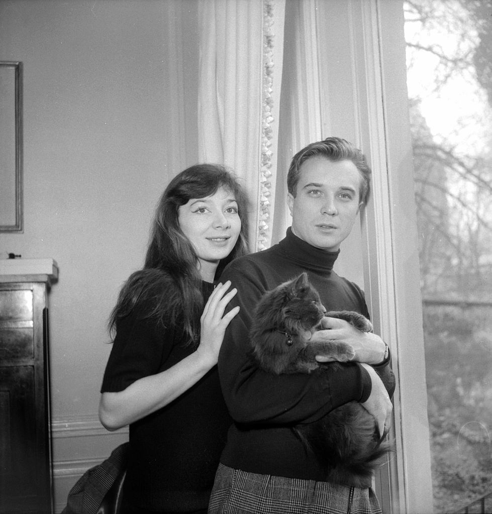 Juliette Greco, chanteuse et actrice française et Philippe Lemaire, acteur français. Paris, 1951. | Photo : Getty Images