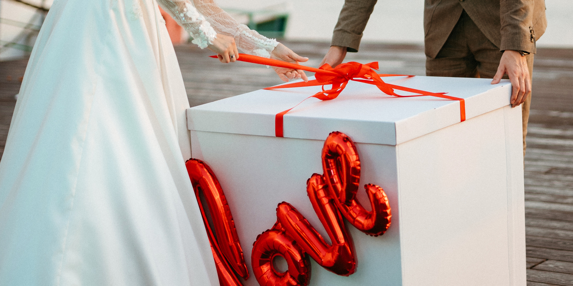 Cadeau de mariage | Source : Shutterstock