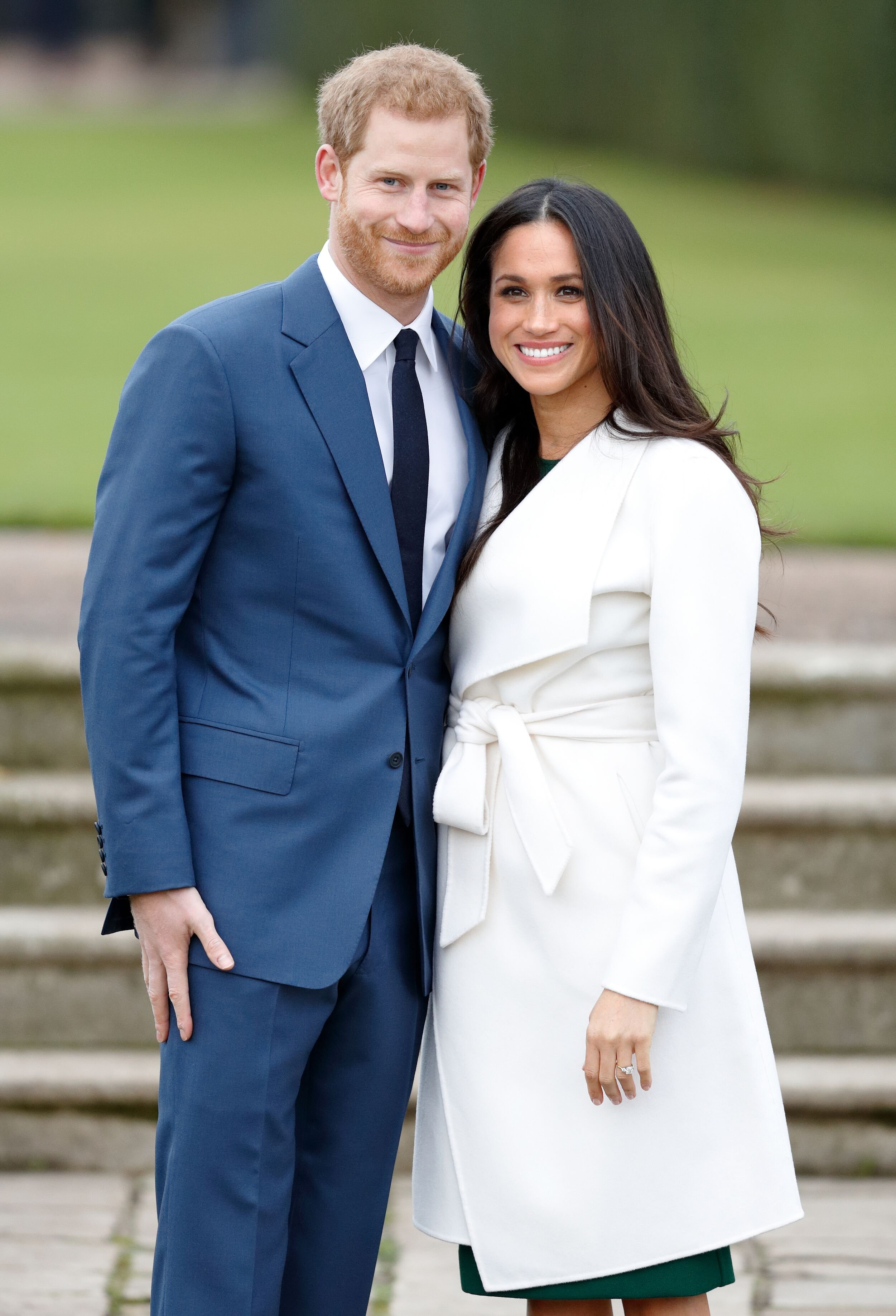 Le prince Harry et Meghan Markle assistent à un appel photo officiel pour annoncer leurs fiançailles au Sunken Gardens, Kensington Palace le 27 novembre 2017 à Londres, Angleterre | Photo : Getty Images