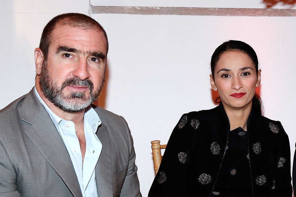  Eric Cantona et sa femme Rachida Brakni assistent au 'Diner des Amis du Musée d'Art Moderne' au Musée d'Art Moderne le 21 octobre 2014 à Paris, France. | Photo : Getty Images