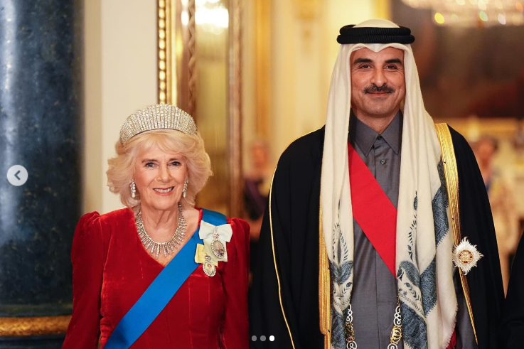 La reine Camilla et le cheikh Tamim bin Hamad Al Thani, l'émir du Qatar, affichés le 3 décembre 2024 | Source : Instagram.com/theroyalfamily