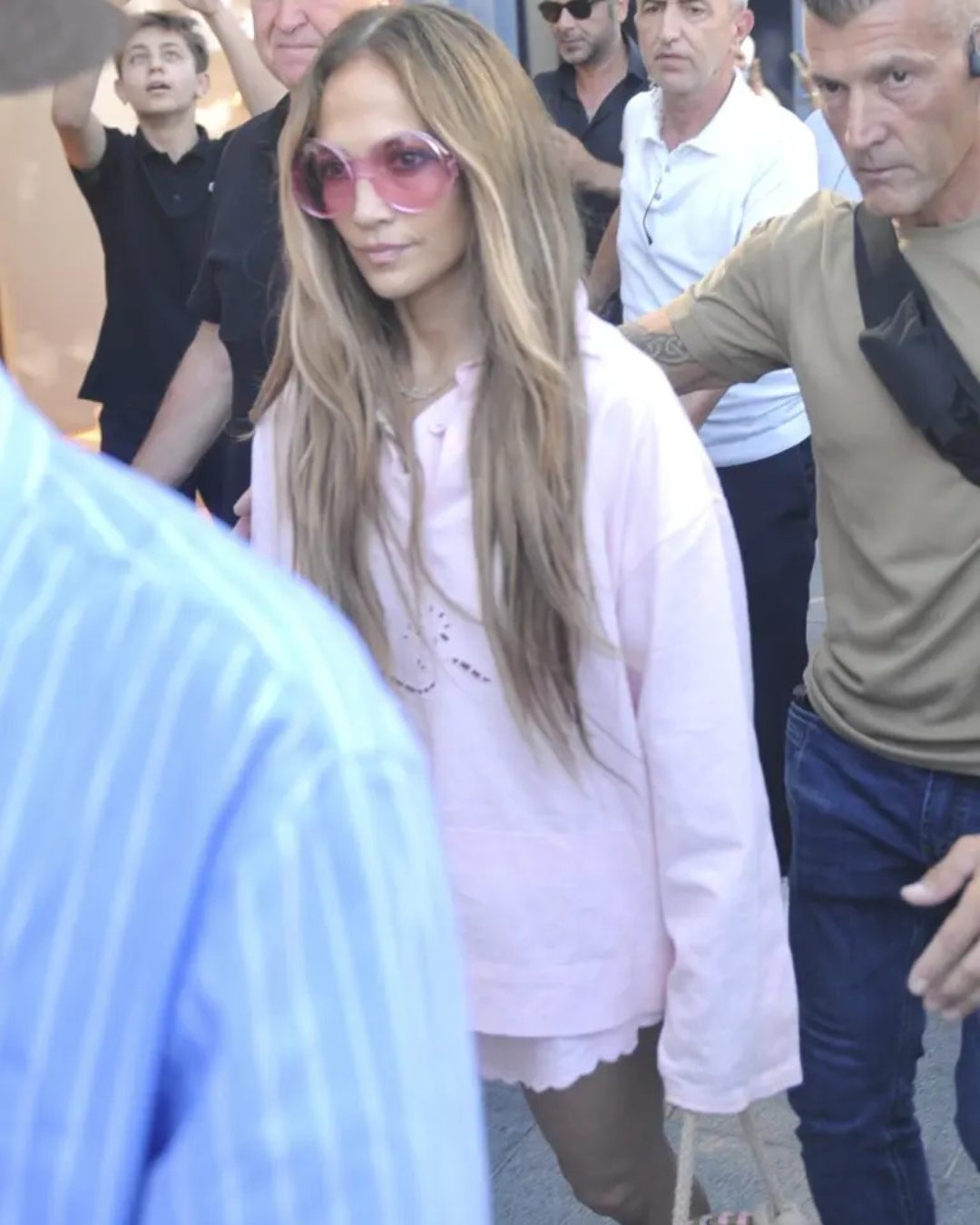Jennifer Lopez est vue au parc Istinye le 4 août 2025, à Istanbul, en Turquie. | Source : Instagram/pagesix