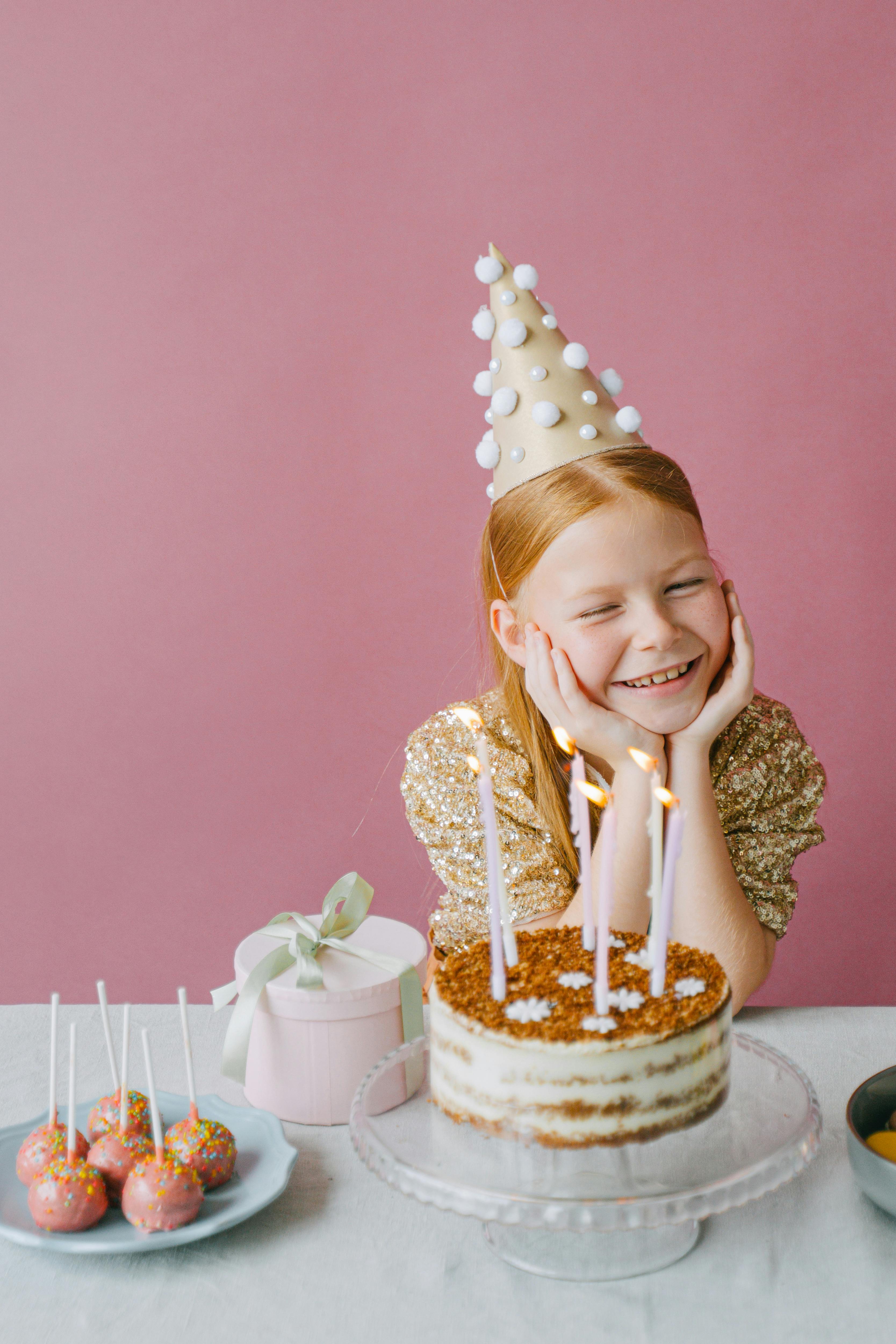 Une petite fille qui fête son anniversaire | Source : Pexels