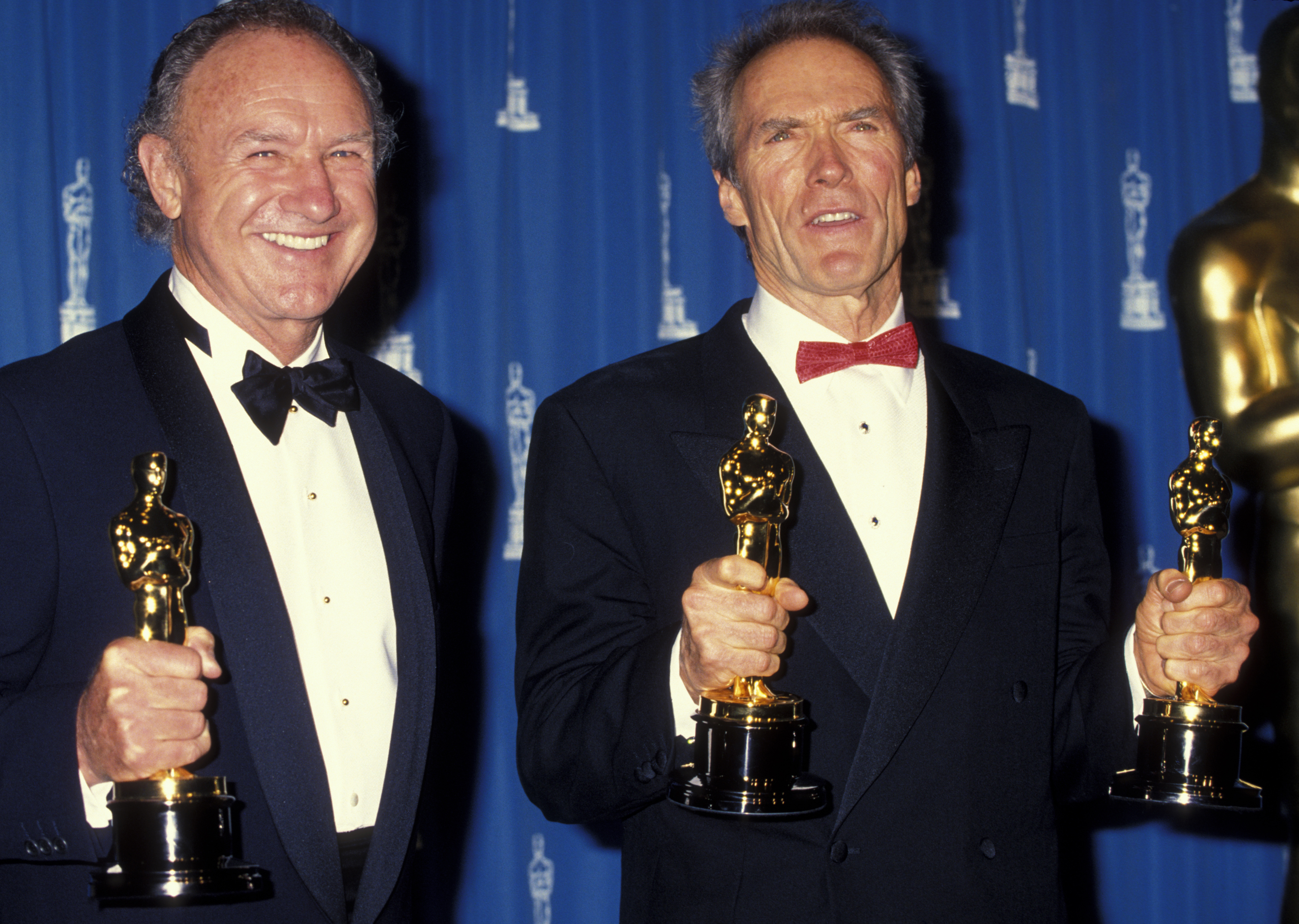 Gene Hackman et Clint Eastwood assistent à la 65e cérémonie annuelle des Oscars au Dorothy Chandler Pavilion à Los Angeles, Californie, le 29 mars 1993 | Source : Getty Images