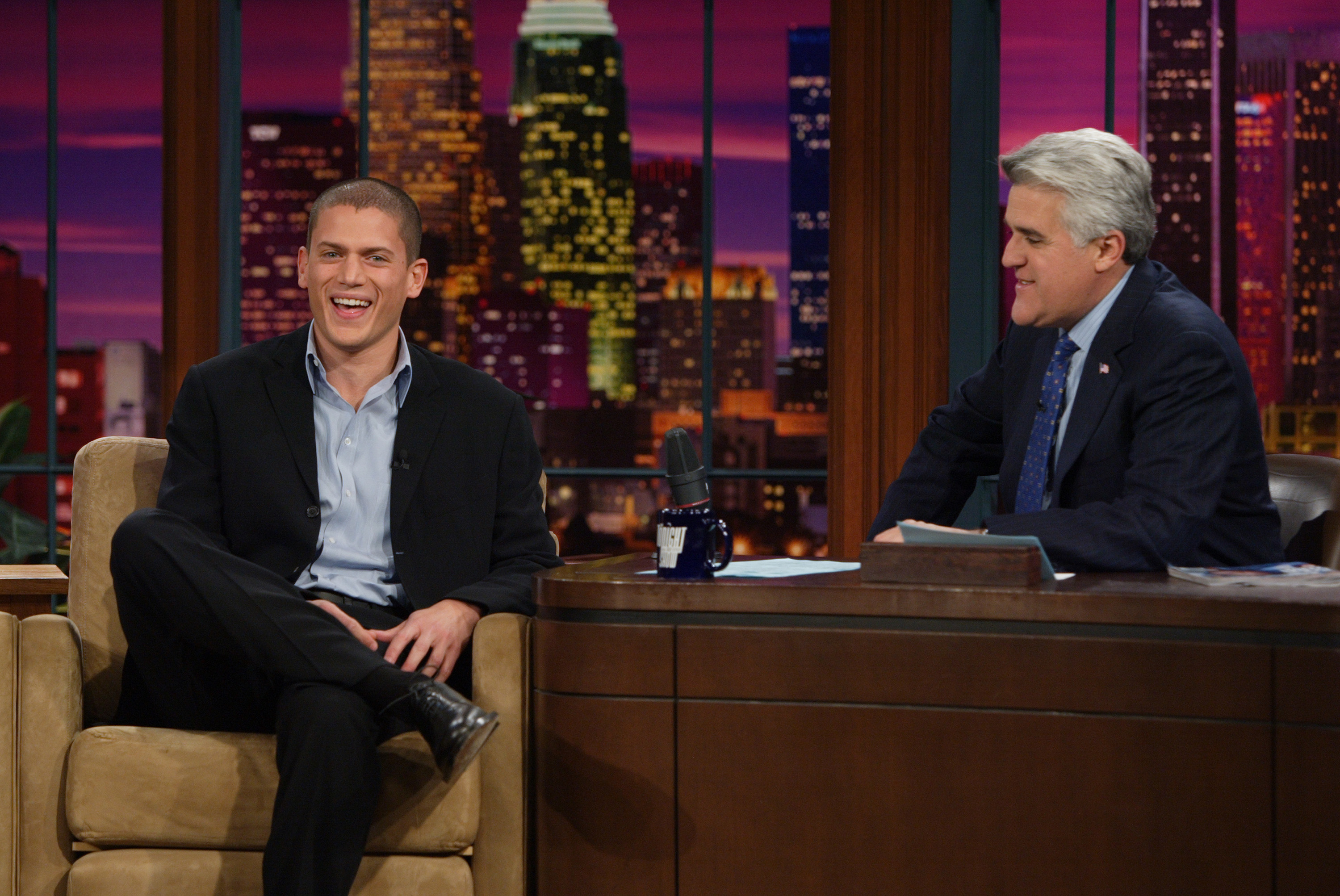 Wentworth Miller lors d'une interview avec l'animateur Jay Leno le 21 novembre 2005 | Source : Getty Images