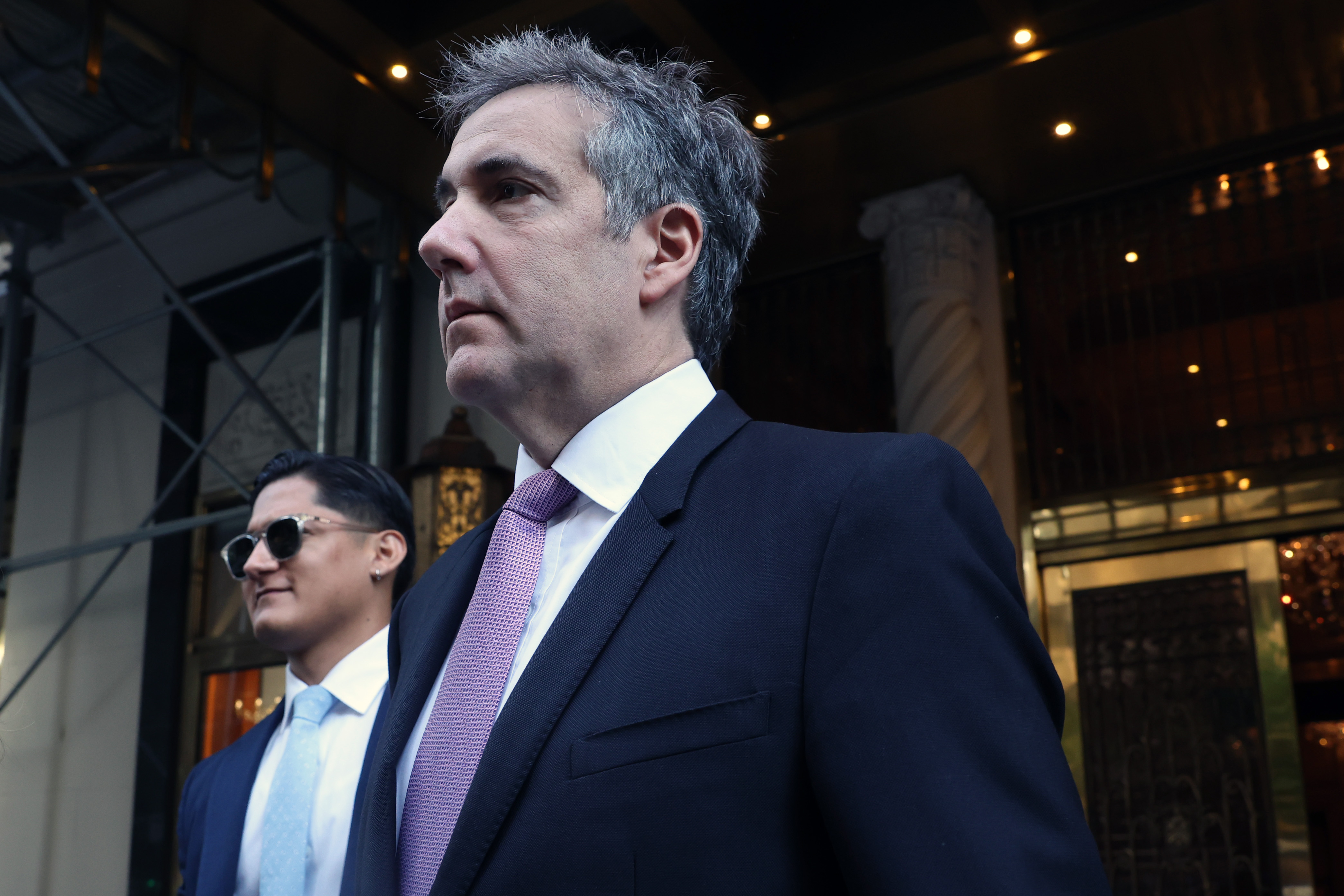 Michael Cohen, ancien avocat de Donald Trump, quitte son appartement le 20 mai 2024, pour se rendre au tribunal pénal de Manhattan. | Source : Getty Images