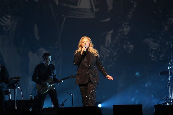Sylvie Vartan se produit dans son Concert "Avec toi.. La Rock'n Roll Attitude".|Photo : Getty Images