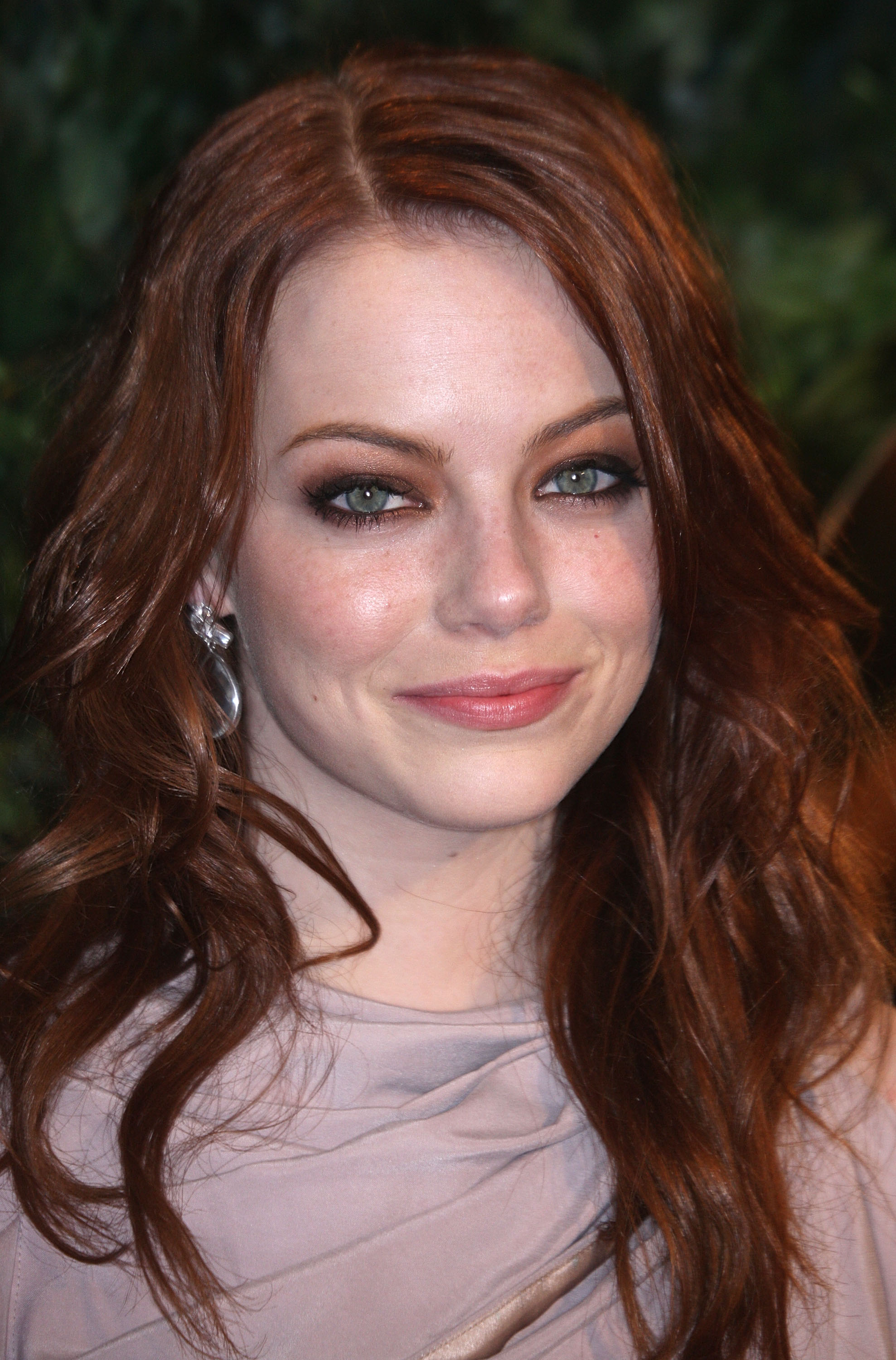 Emma Stone lors de l'événement QVC Red Carpet Style à l'hôtel Four Seasons, le 5 mars 2010, à Beverly Hills, en Californie. | Source : Getty Images