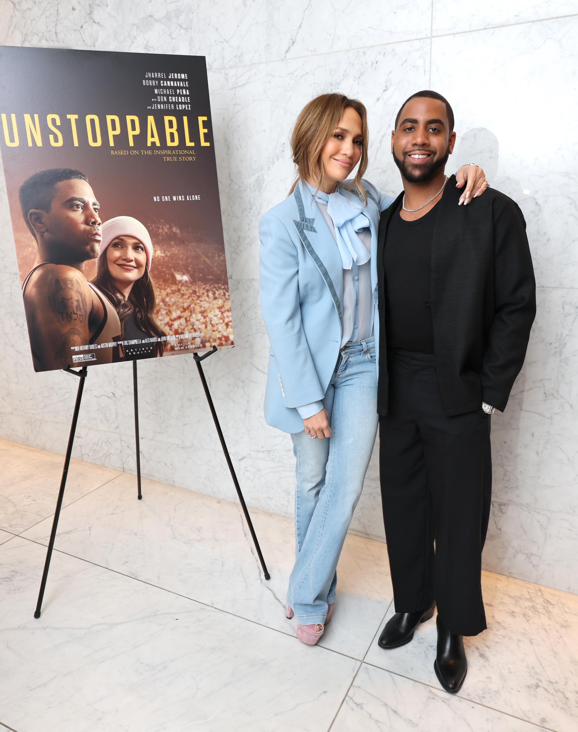 Jennifer Lopez et Jharrel Jerome le 15 décembre 2024, à Los Angeles, Californie | Source : Getty Images