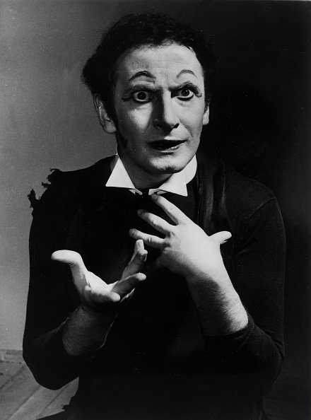  Marcel Marceau * 22.03.1923-22.09.2007 + Schauspieler, Pantomime, FrankreichPortrait à Rolle- um 1950. | Photo : Getty Images