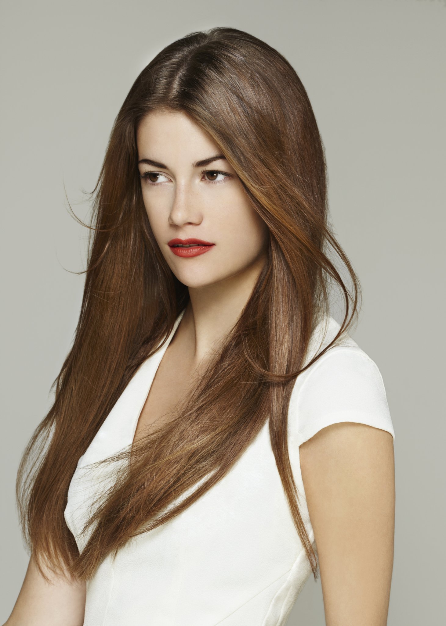 Une femme avec des cheveux lisse. | Photo : Getty Images