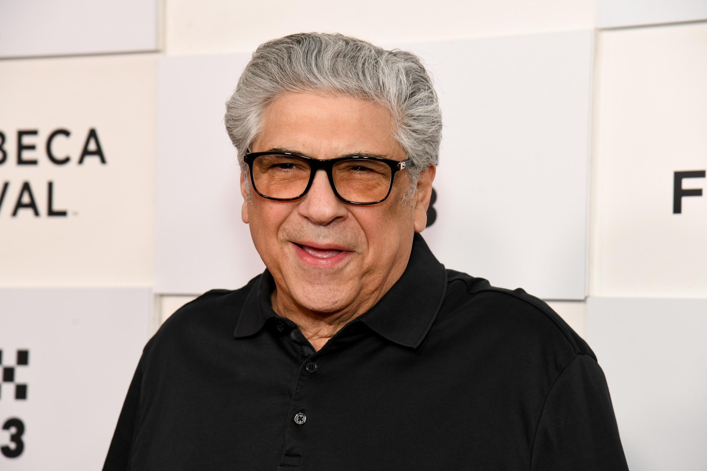 Vincent Pastore a été retrouvé mort, dans des circonstances tragiques, par un ami. Sur cette photo, on le voit assister à la