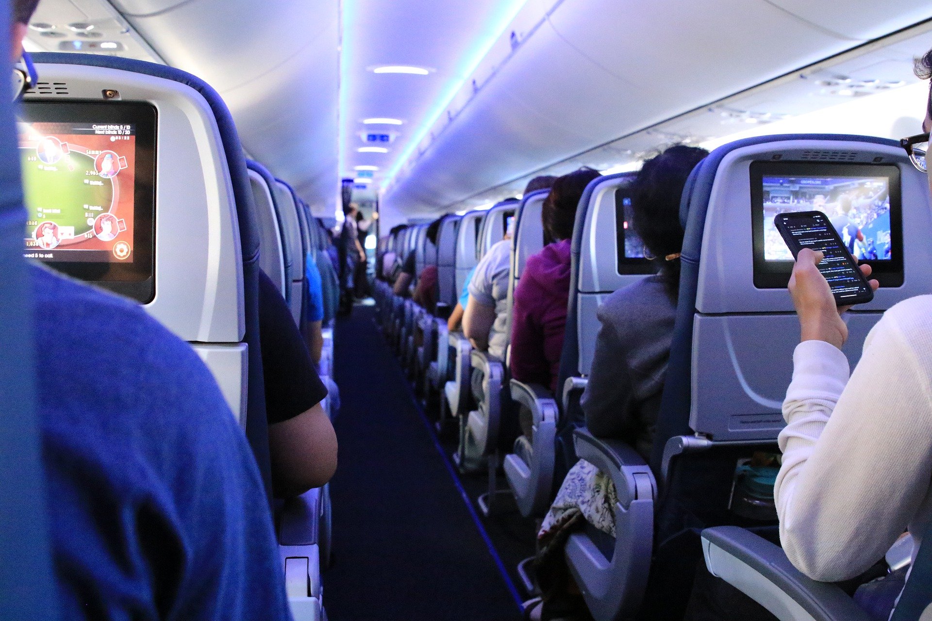 Des passagers dans l'avion | Photo : Pixabay