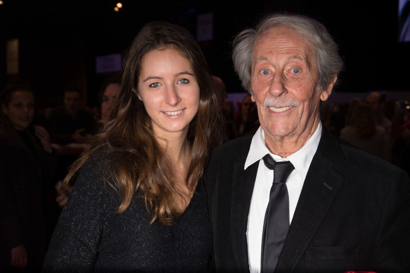 Jean Rochefort et sa fille Clémence Rochefort participent au Style & Compétition pour Amade lors du Gucci Paris Masters 2013, à Paris. | Photo : Getty Images