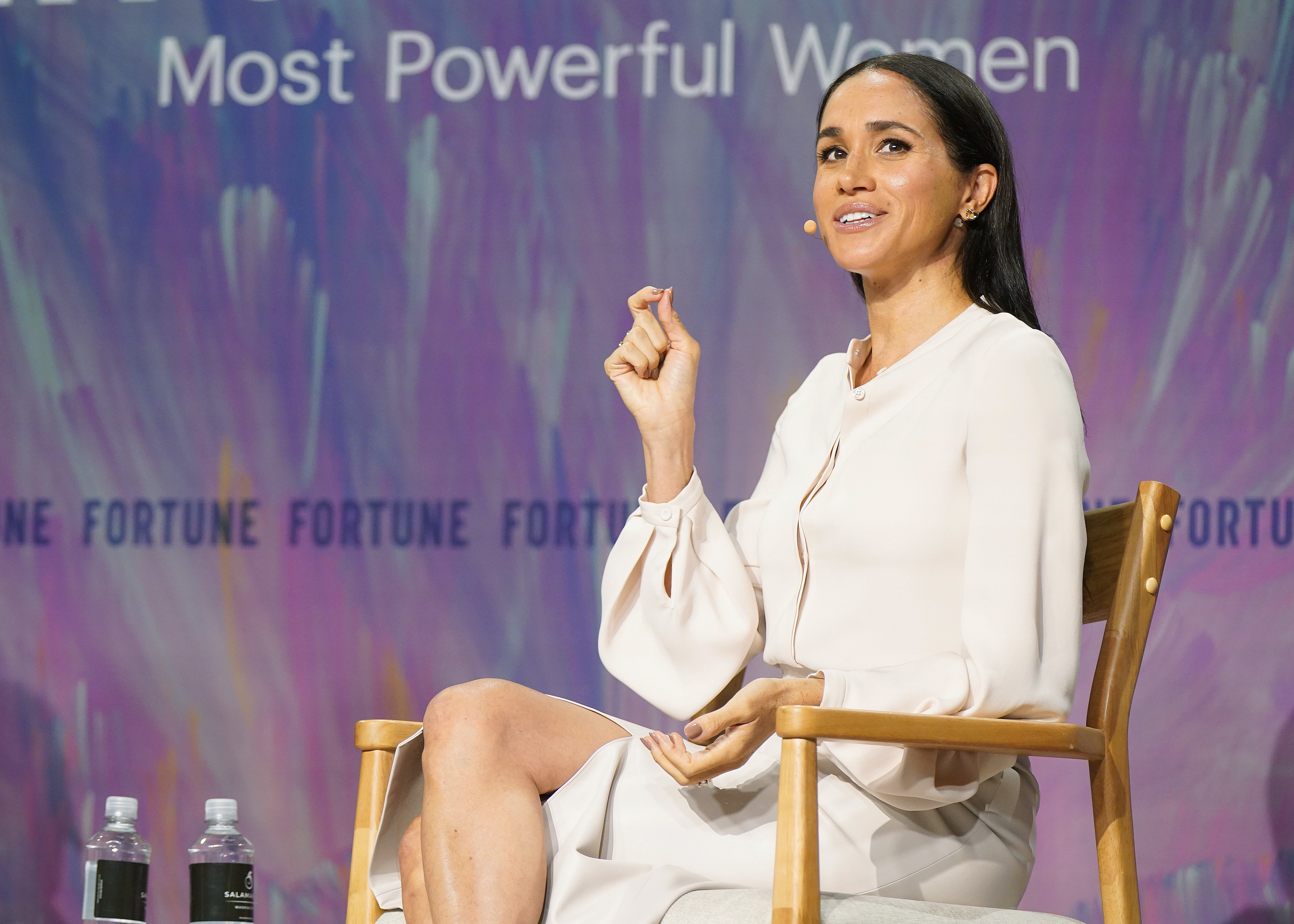 Meghan Markle s'exprime sur scène lors du sommet des femmes les plus puissantes de Fortune 2025, le 14 octobre 2025 à Washington, DC. | Source : Getty Images