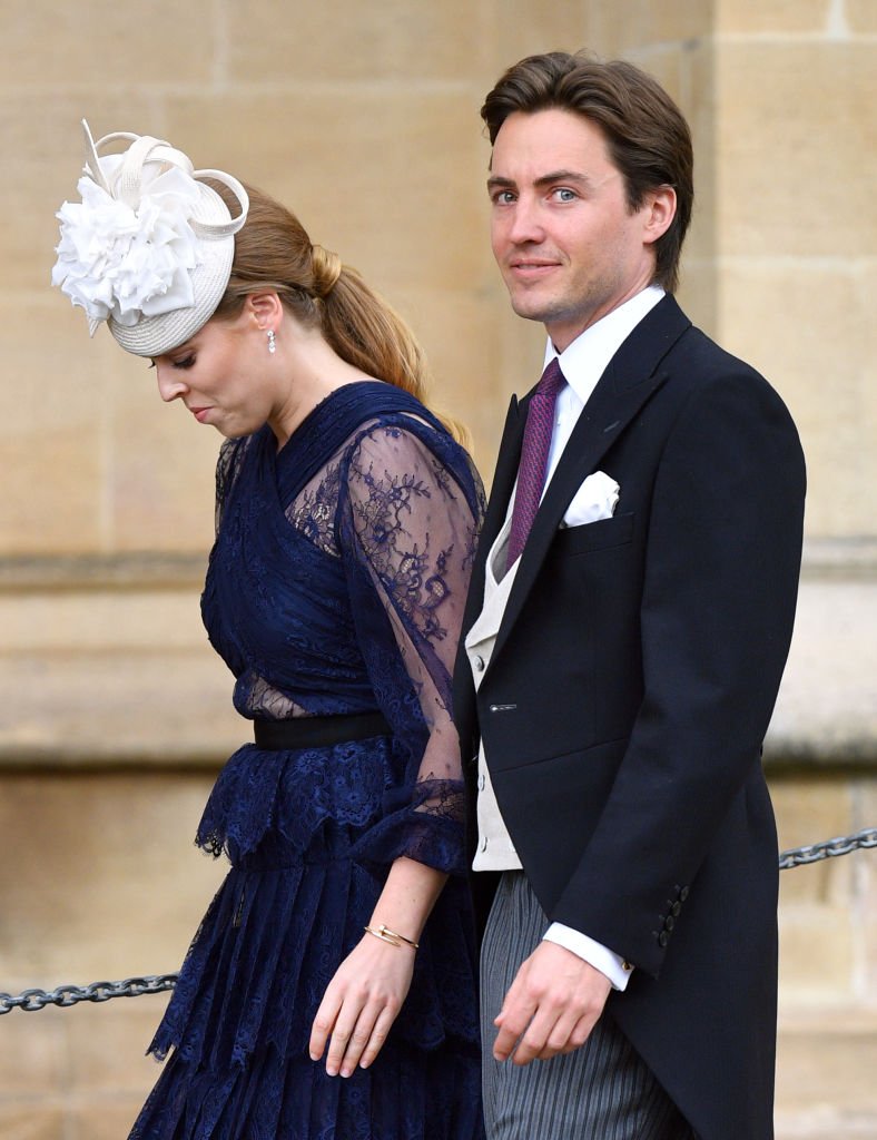 La princesse Béatrice et Edoardo Mapelli Mozzi assistent au mariage de Lady Gabriella Windsor et Thomas Kingston à la chapelle St George. | Source : Getty Images