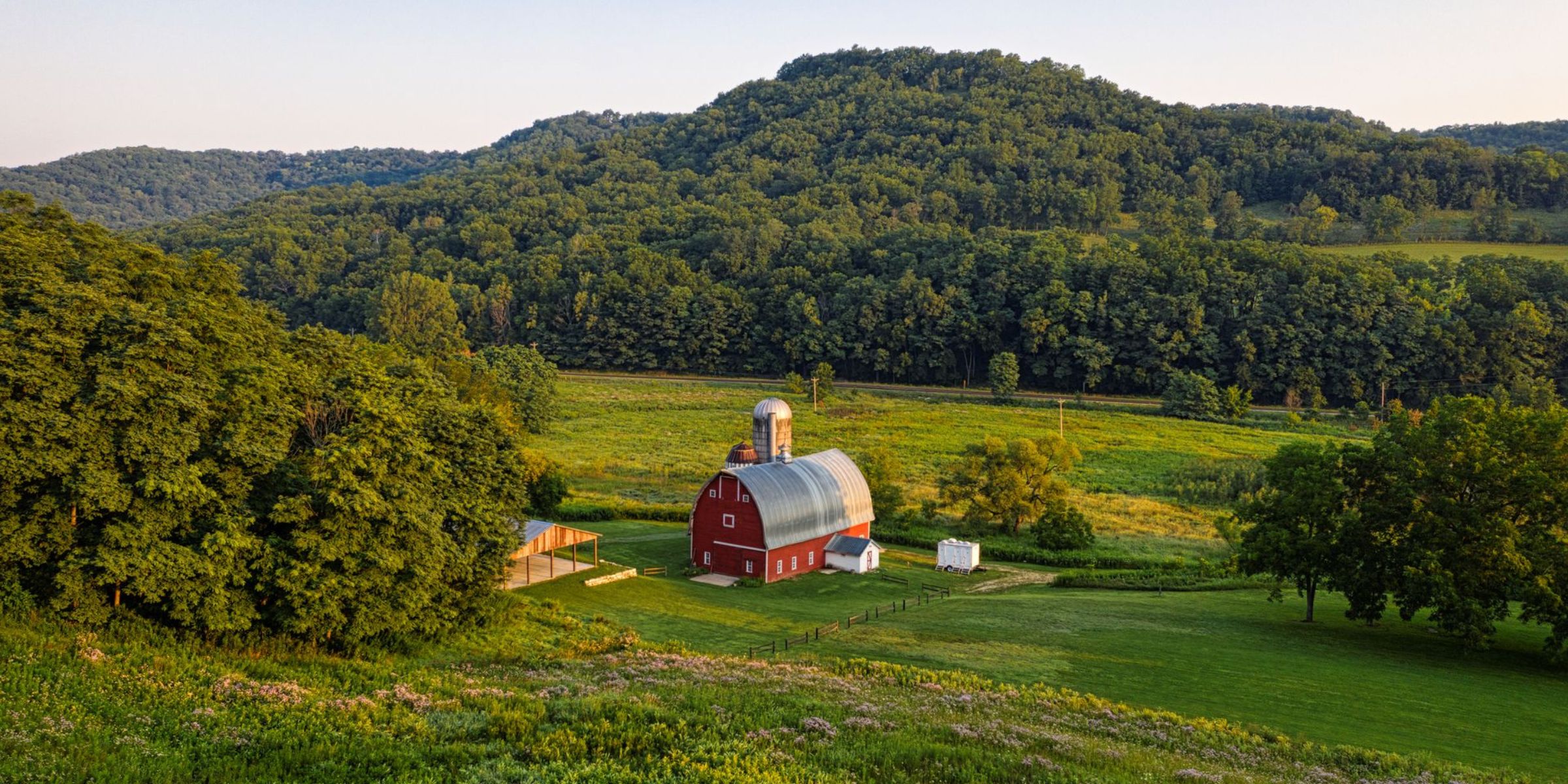 Une grange à la campagne | Source : Pexels
