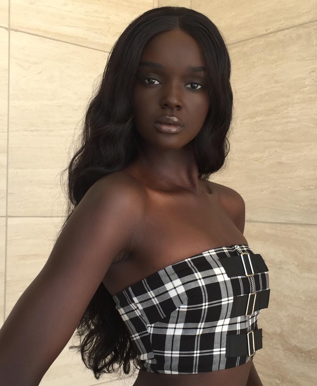 Nyadak "Duckie" Thot posant pour une photo datée du 14 mai 2018 | Source : Instagram/duckiethot
