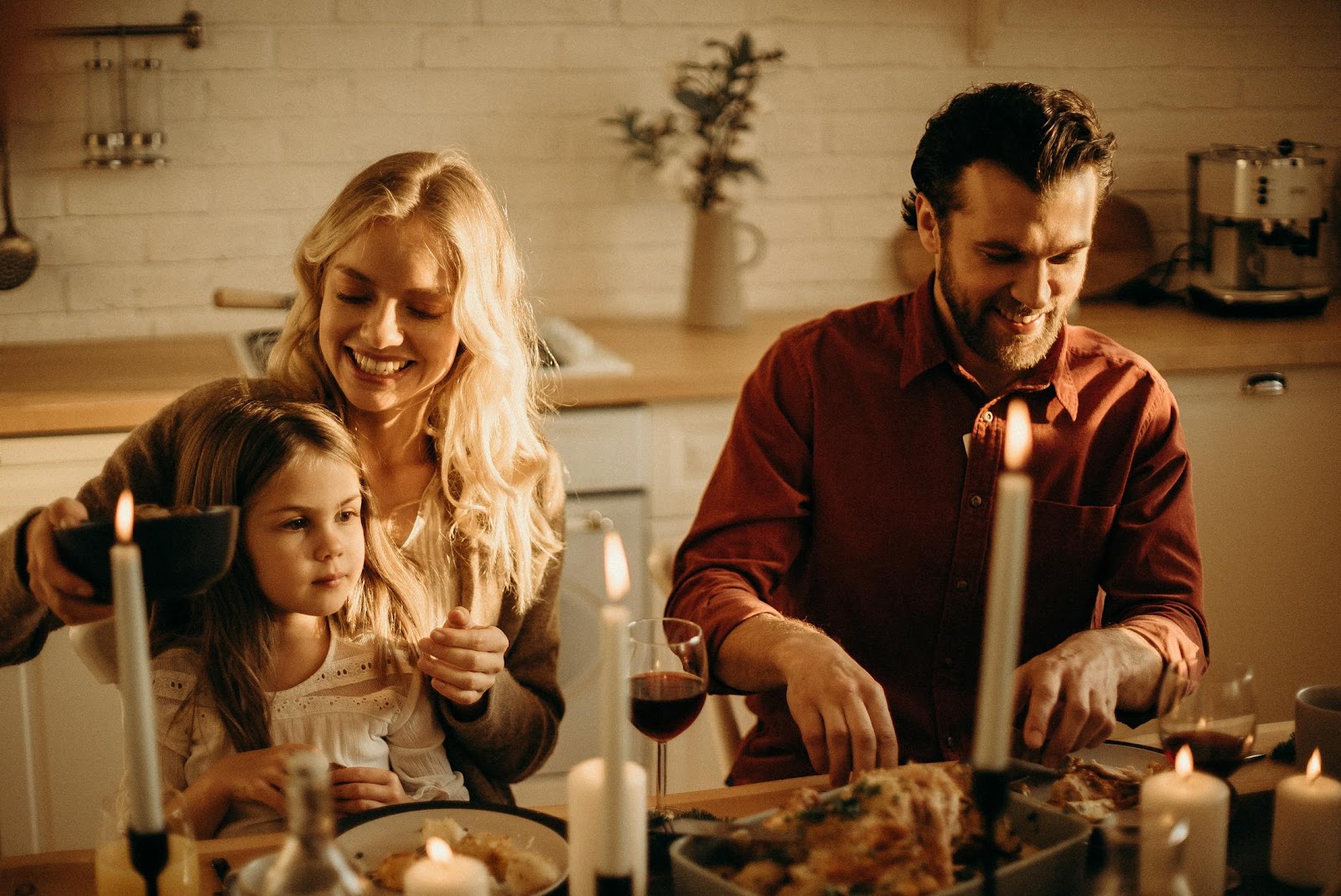 Un couple avec une fille | Source : Pexels