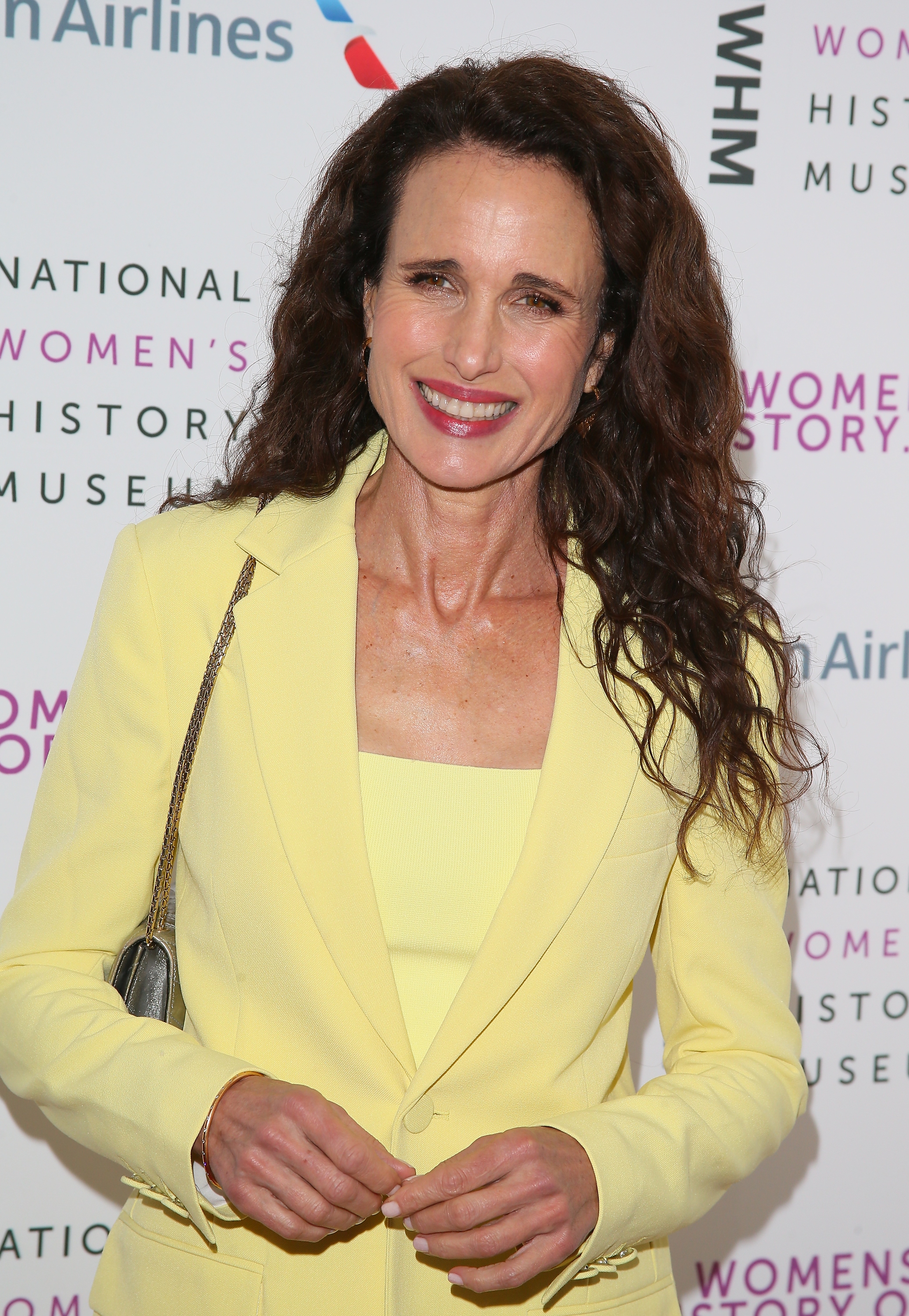 Andie MacDowell assiste à la 8e cérémonie annuelle de remise des prix Women Making History du National Women's History Museum au Skirball Cultural Center à Los Angeles, en Californie, le 8 mars 2020. | Source : Getty Images