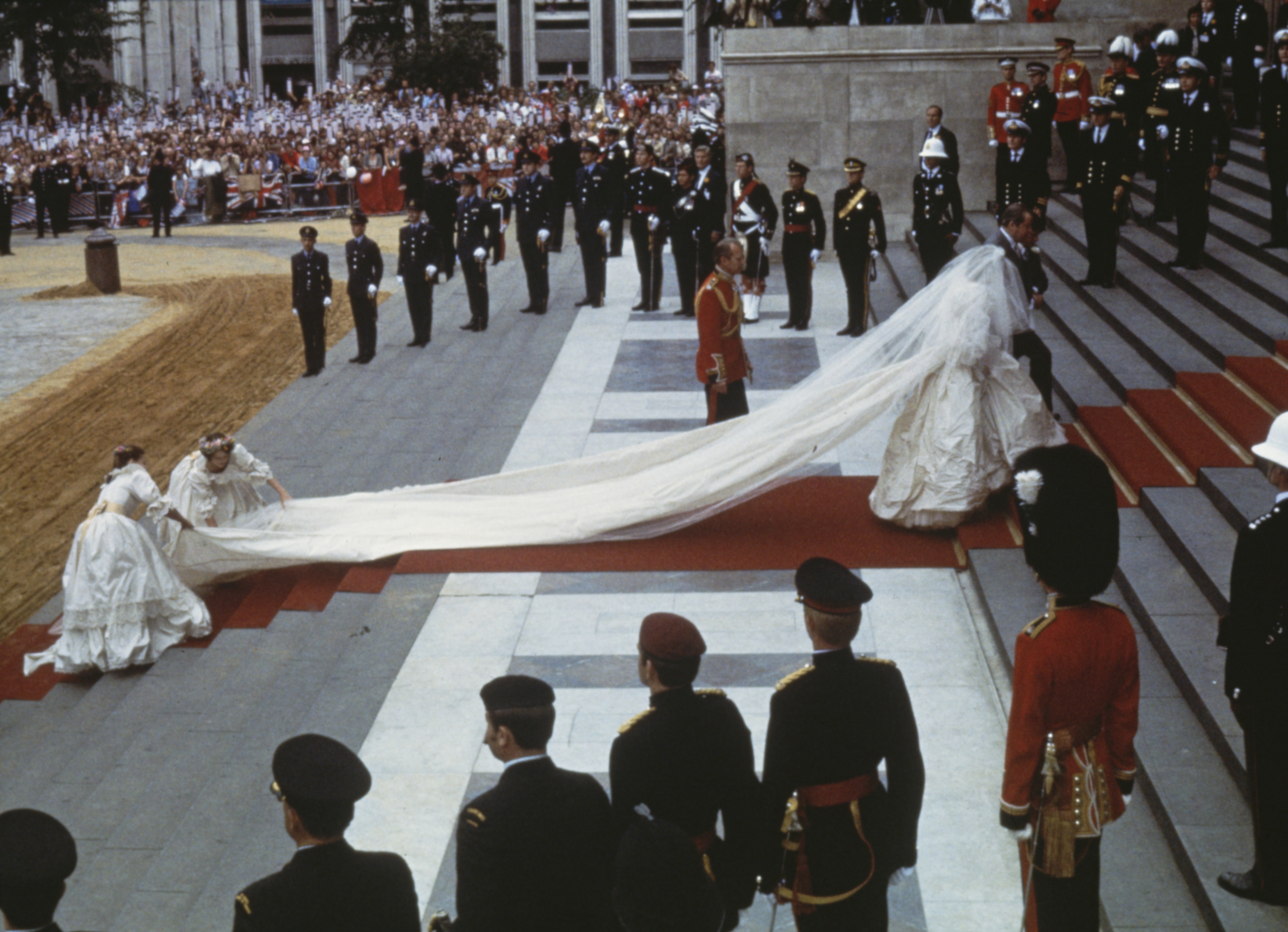 Le mariage du prince Charles et de Lady Diana Spencer à la cathédrale St Paul, le 29 juillet 1981, à Londres, en Angleterre. | Source : Getty Images