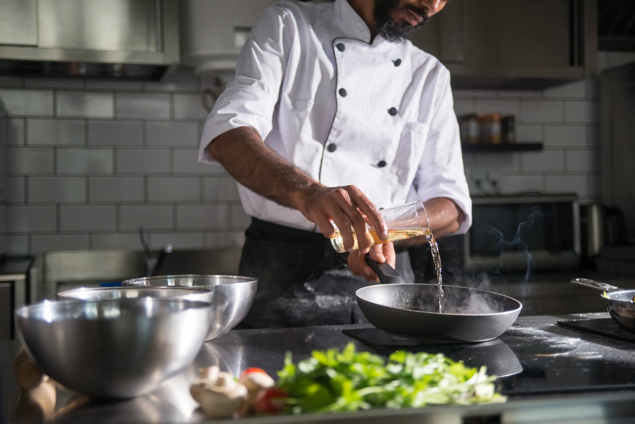 Un chef dans la cuisine | Source : Pexels