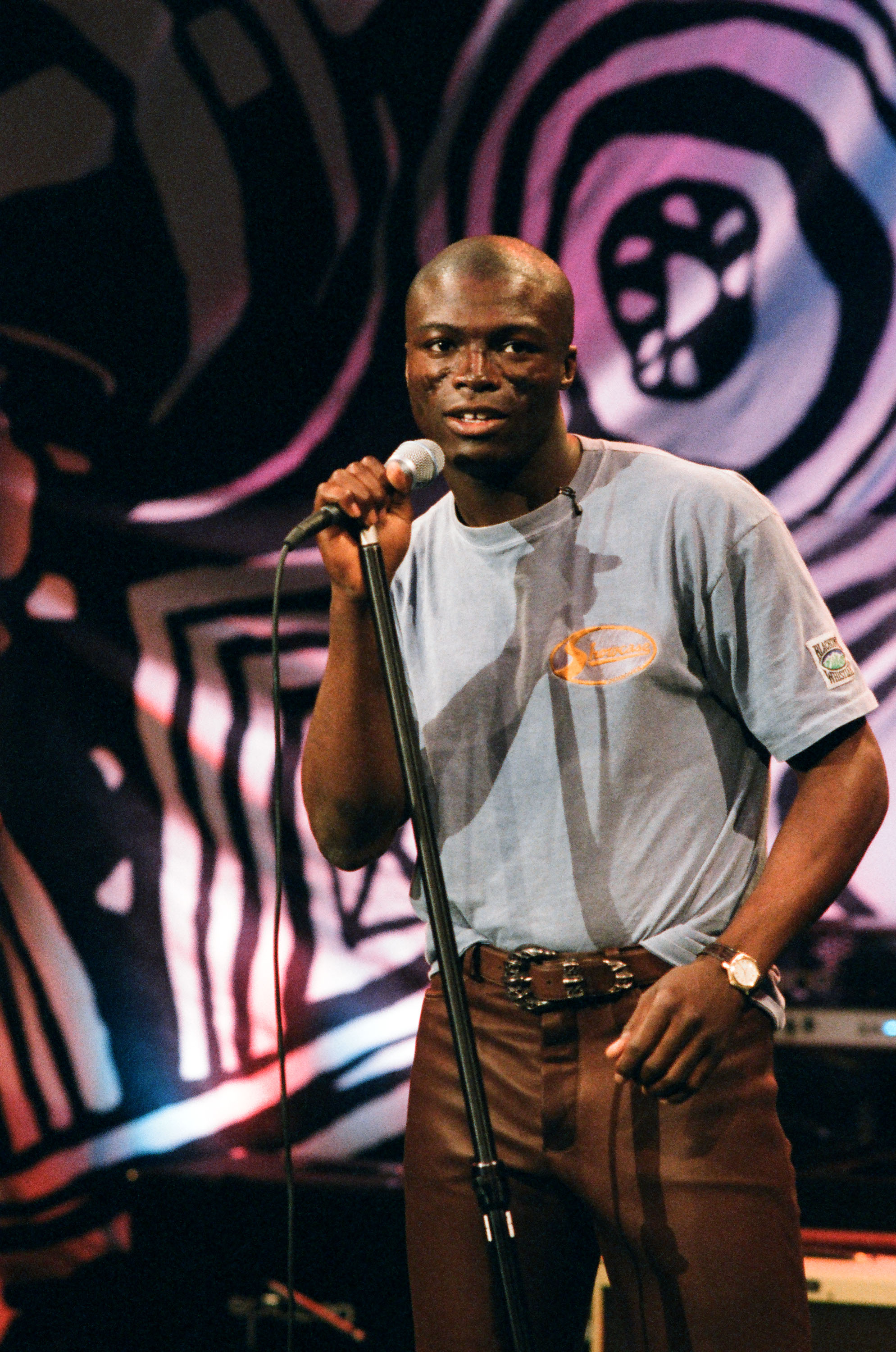 Seal le 8 février 1995 au "Tonight Show with Jay Leno" | Source : Getty Images